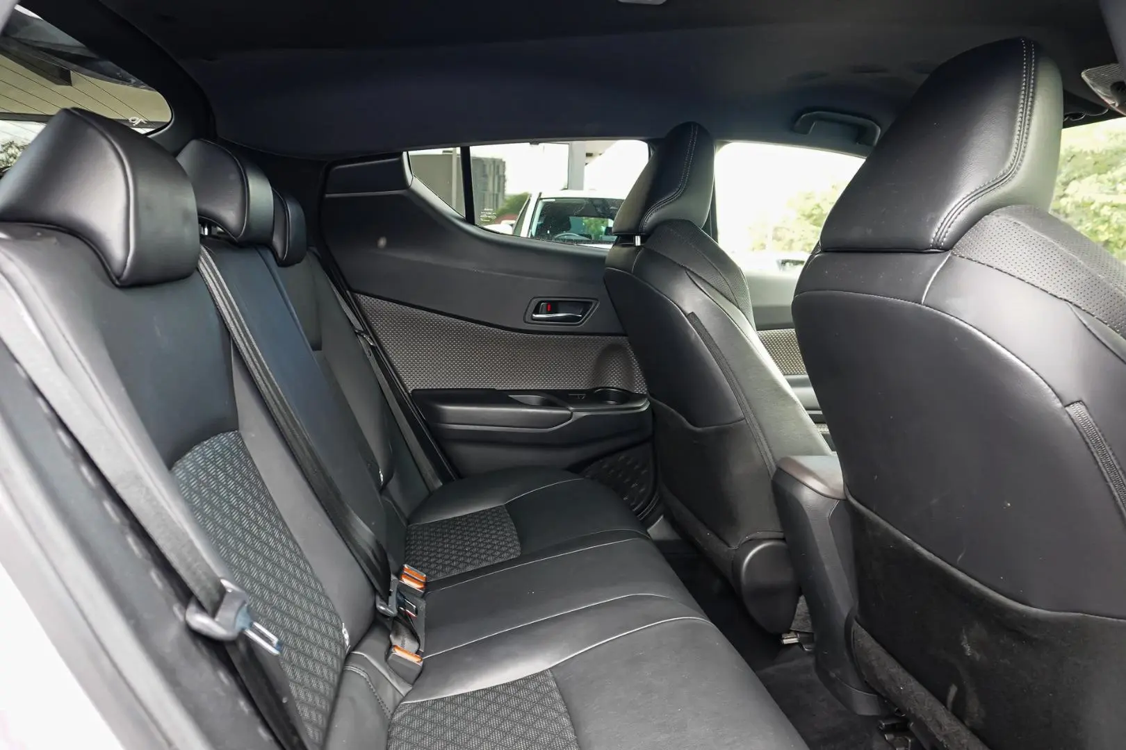 2023 Toyota C-HR Gallery Image 8