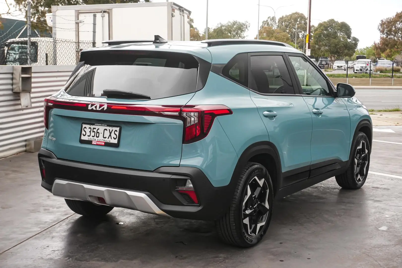 2023 Kia Seltos Gallery Image 2