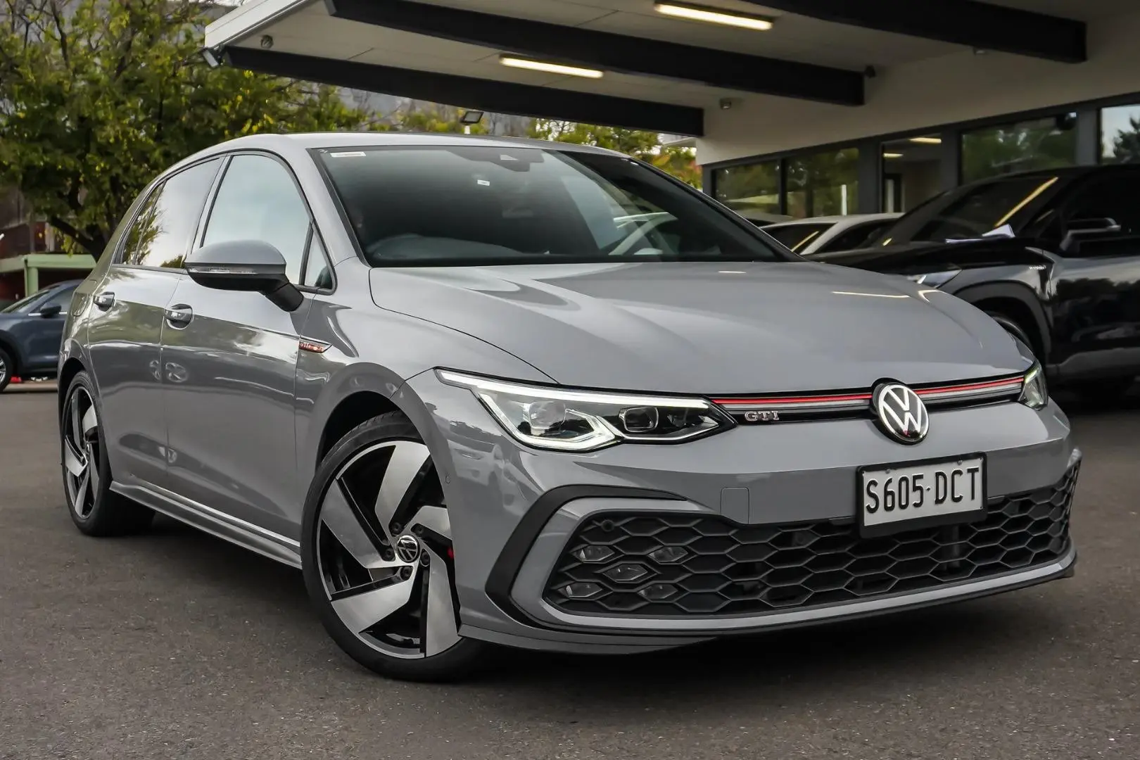 2022 Volkswagen Golf Gallery Image 2