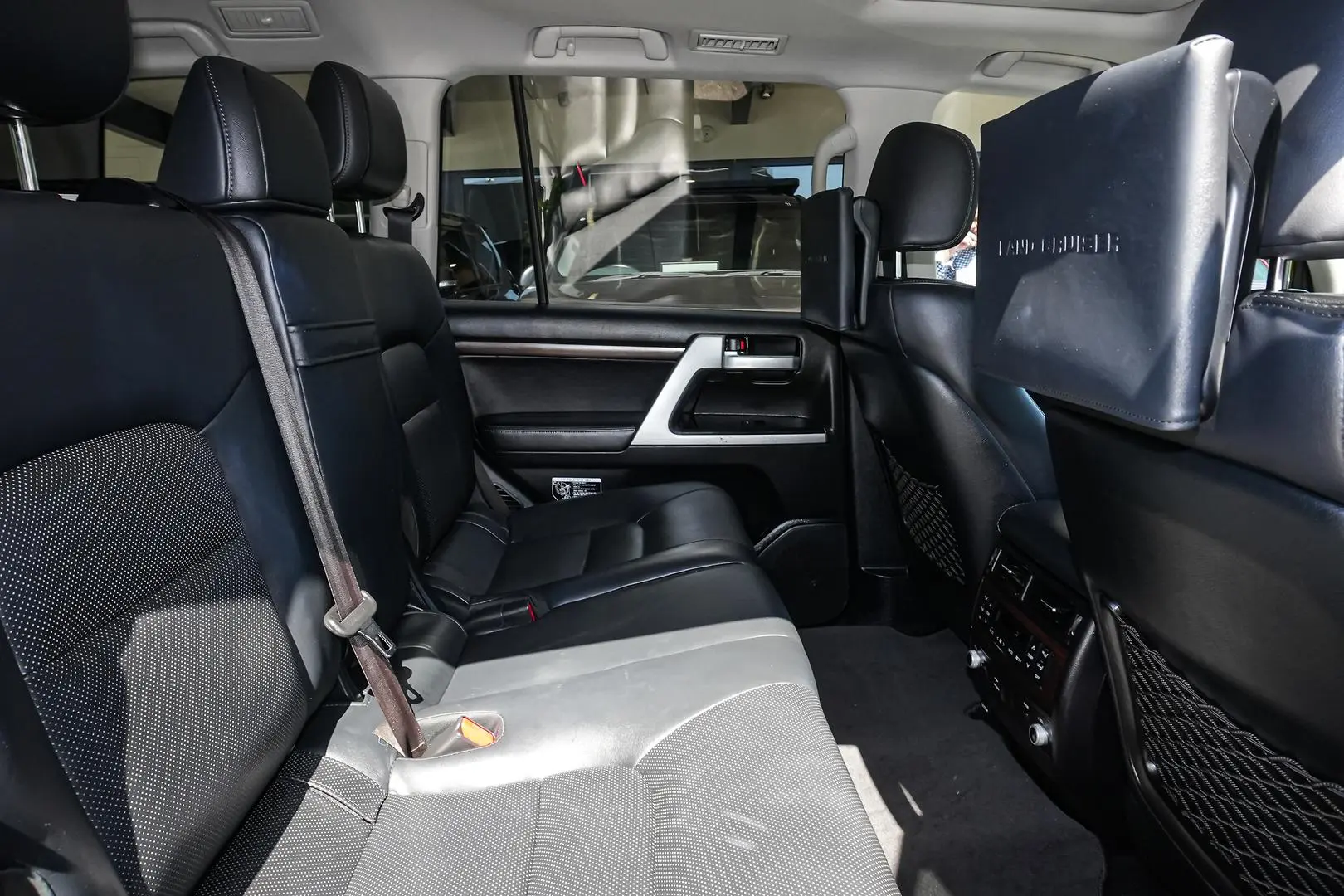 2017 Toyota Landcruiser Gallery Image 8