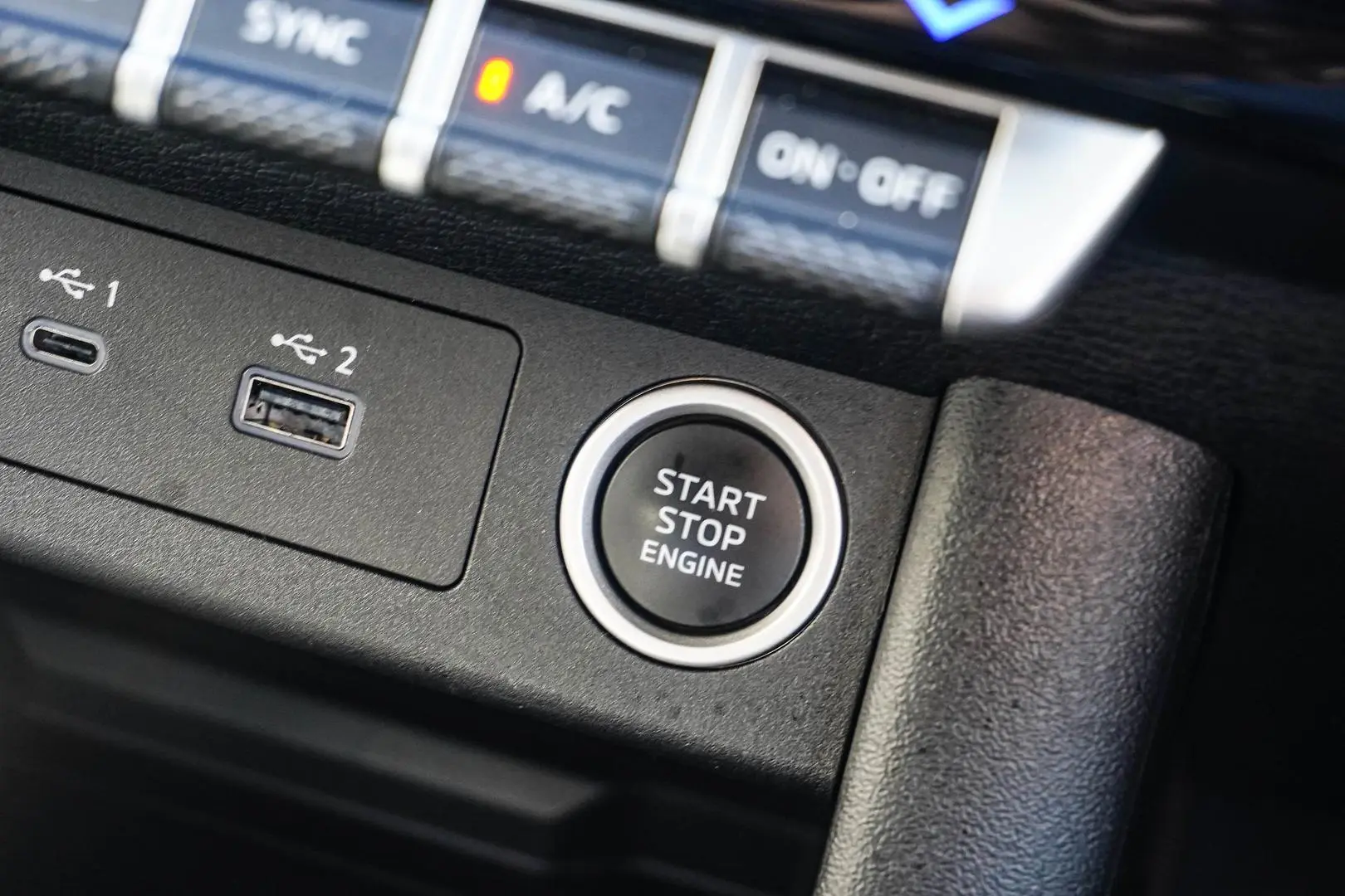 2024 Mitsubishi Triton Gallery Image 27