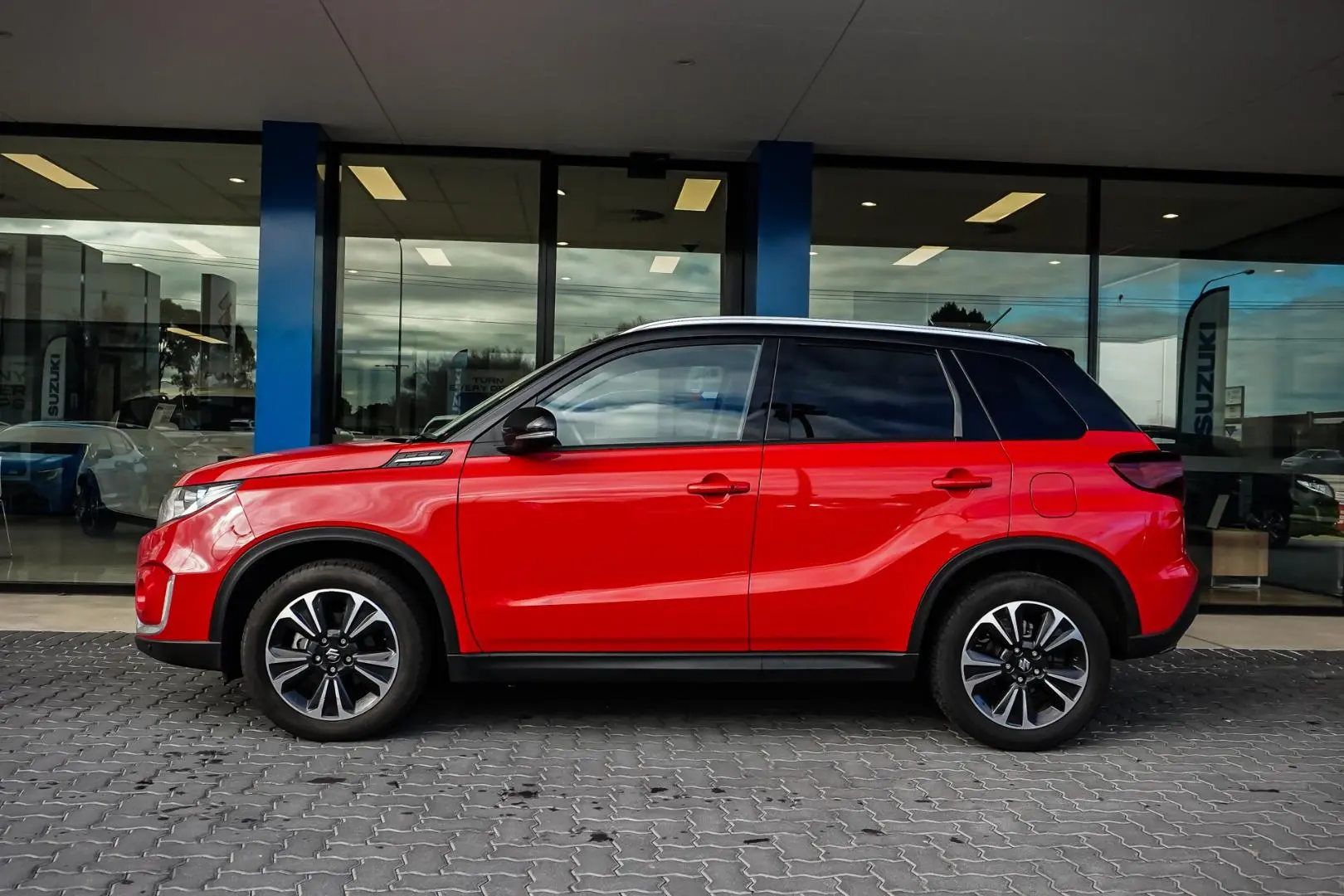 2023 Suzuki Vitara Gallery Image 4