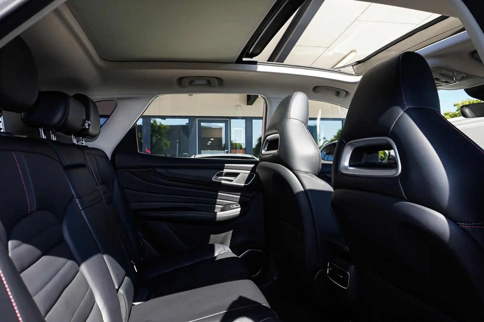 2022 MG HS Gallery Image 7