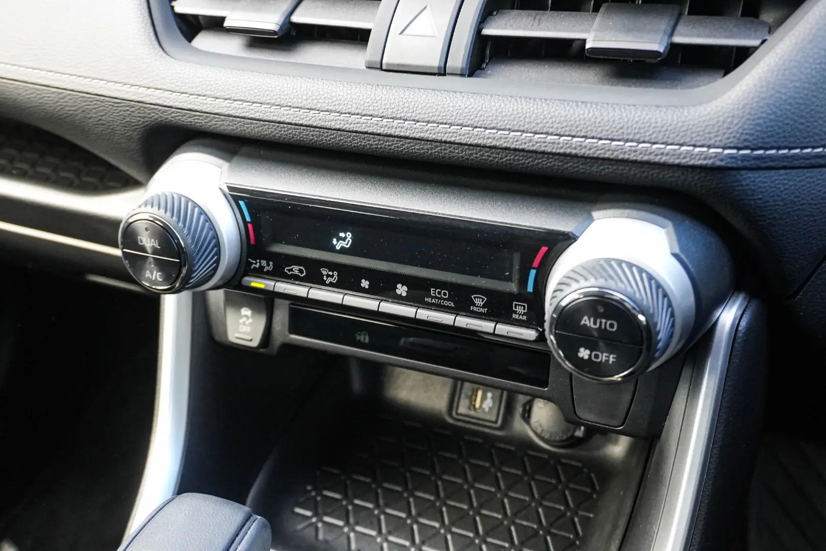 2022 Toyota RAV4 Gallery Image 23