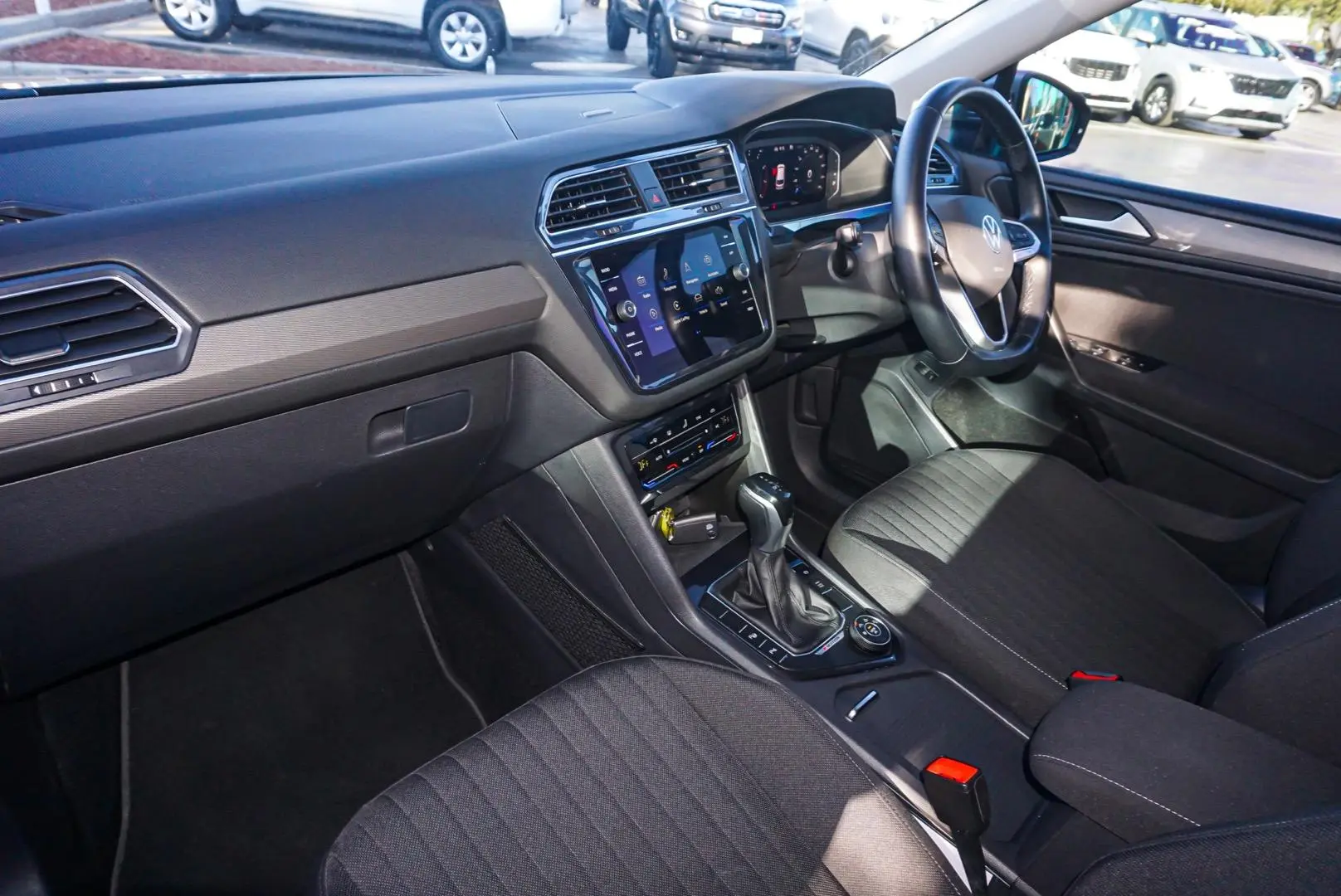 2022 Volkswagen Tiguan Gallery Image 9