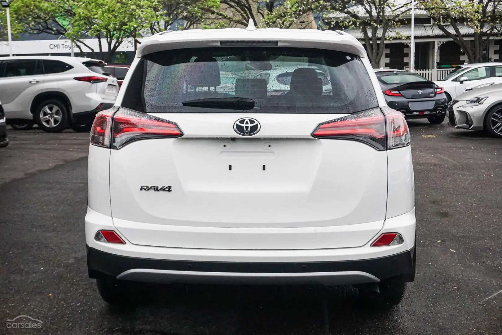 2017 Toyota RAV4 Image 5