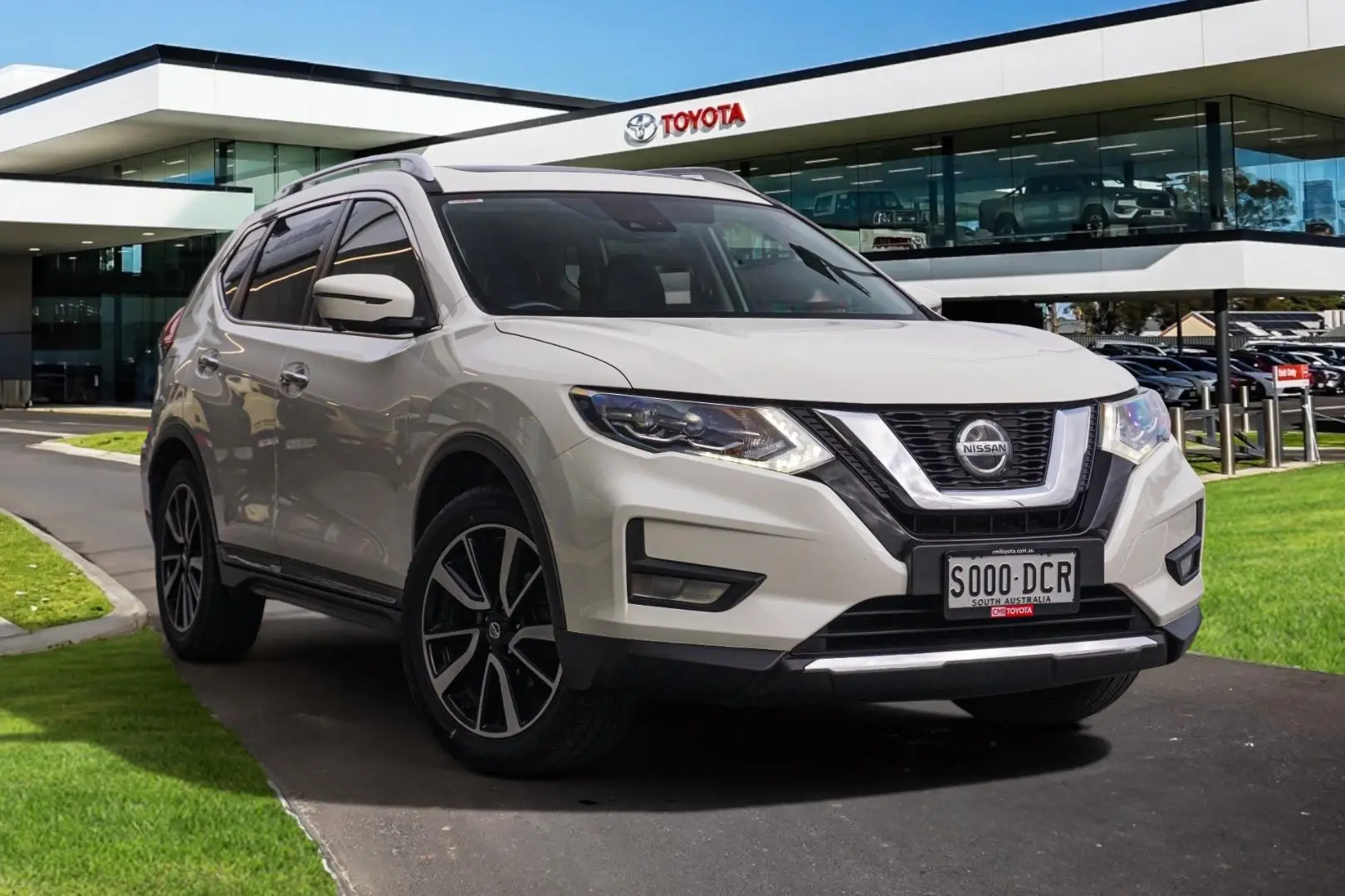2021 Nissan X-TRAIL Image