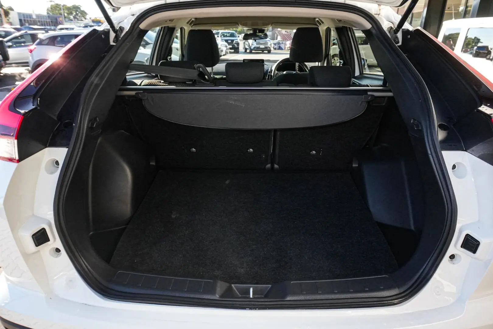2022 Mitsubishi Eclipse Cross Gallery Image 11