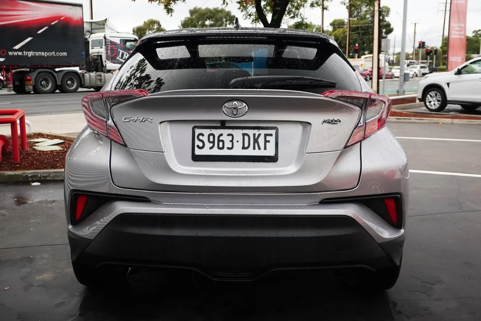 2018 Toyota C-HR Gallery Image 5