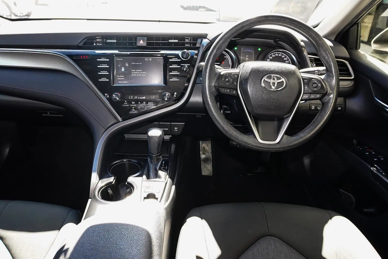 2020 Toyota Camry Gallery Image 9