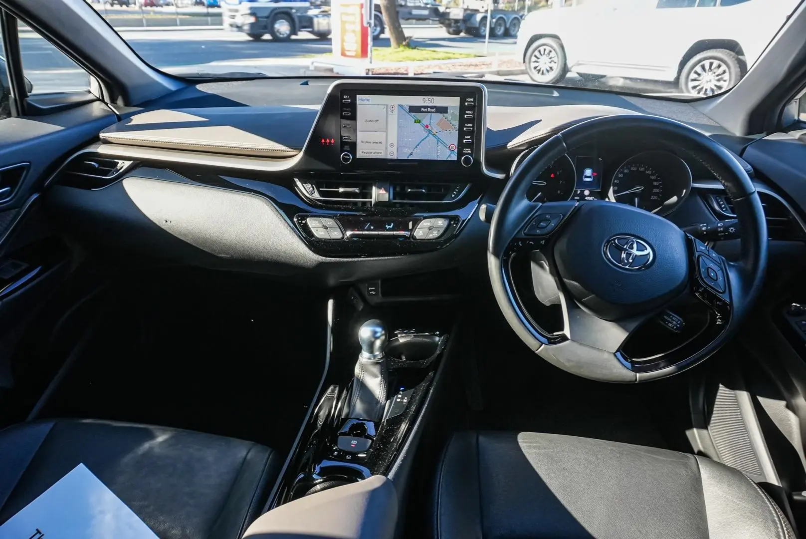 2022 Toyota C-HR Gallery Image 9