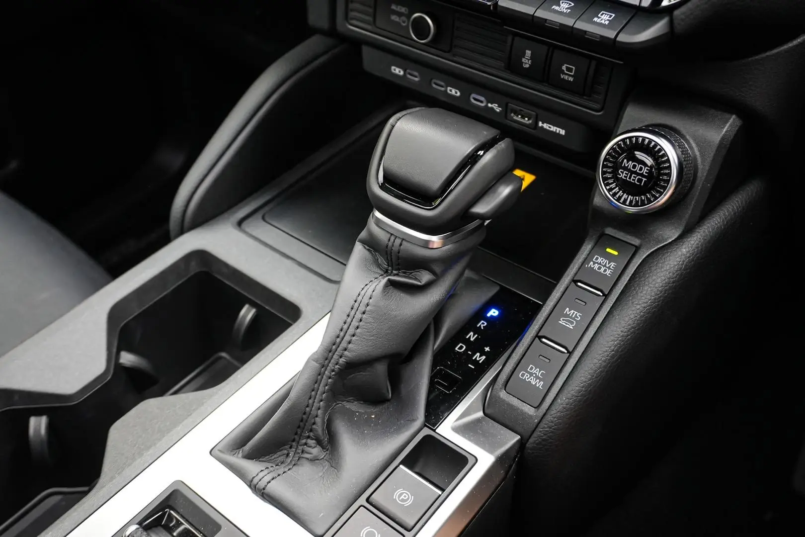 2025 Toyota Landcruiser Prado Gallery Image 18