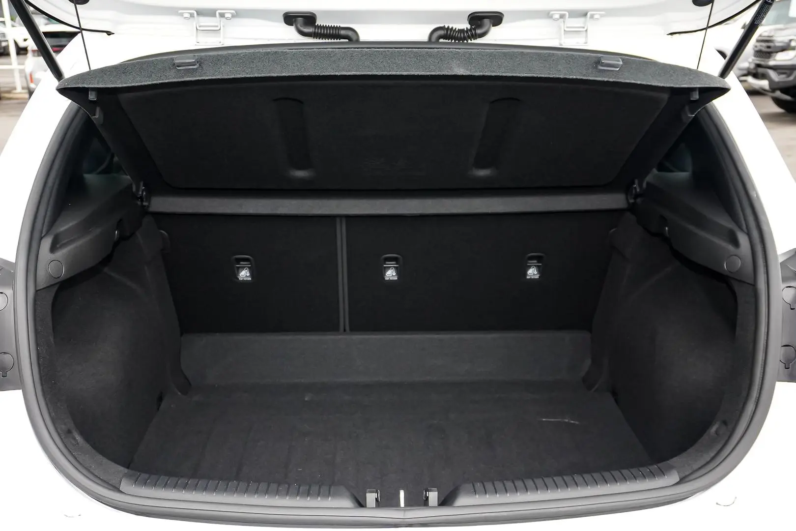 2022 Hyundai i30 Gallery Image 10