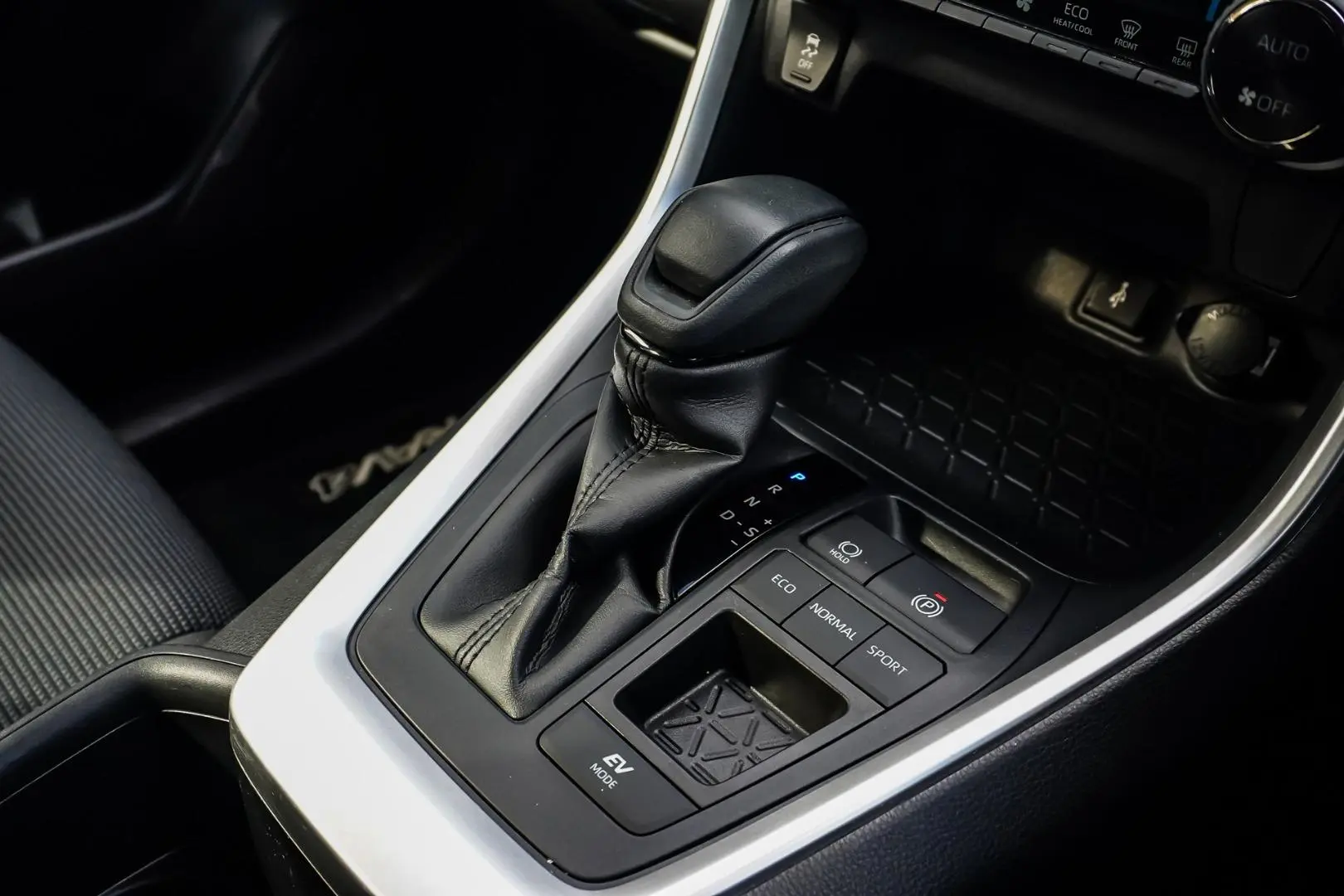 2021 Toyota RAV4 Gallery Image 18