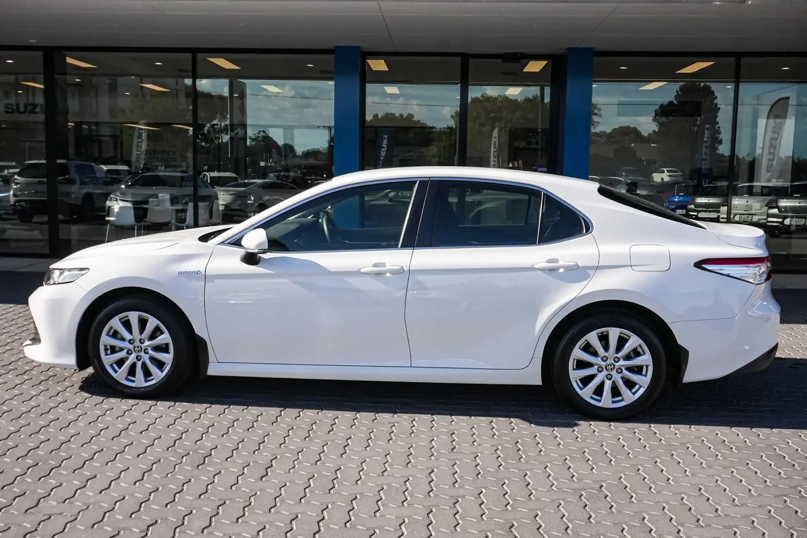 2020 Toyota Camry Gallery Image 4