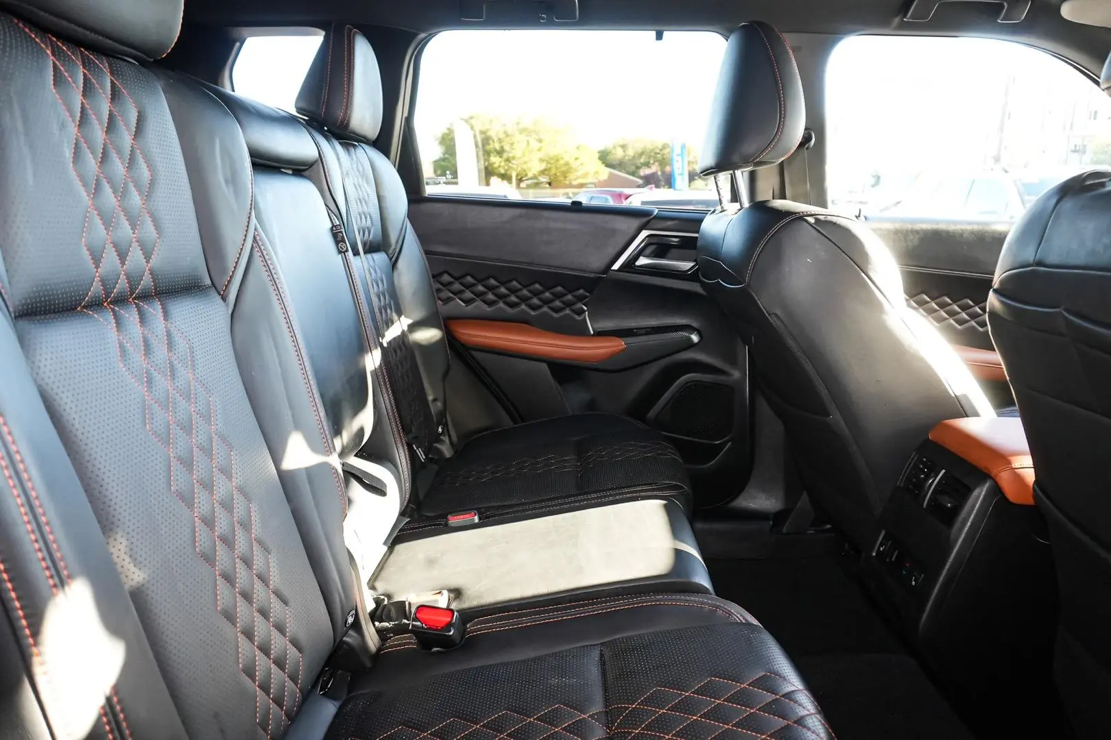 2023 Mitsubishi Outlander Gallery Image 9