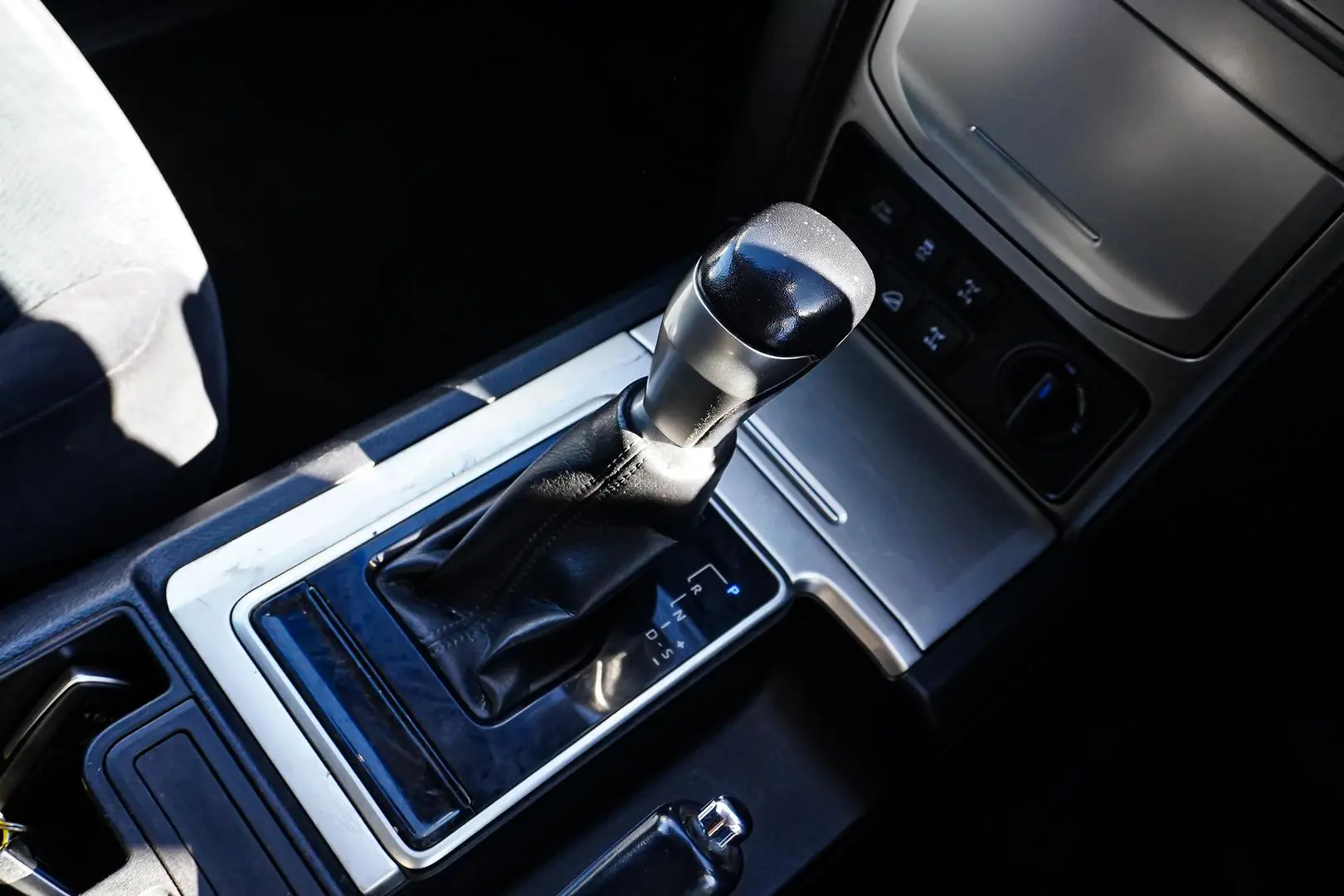 2021 Toyota Landcruiser Prado Gallery Image 16