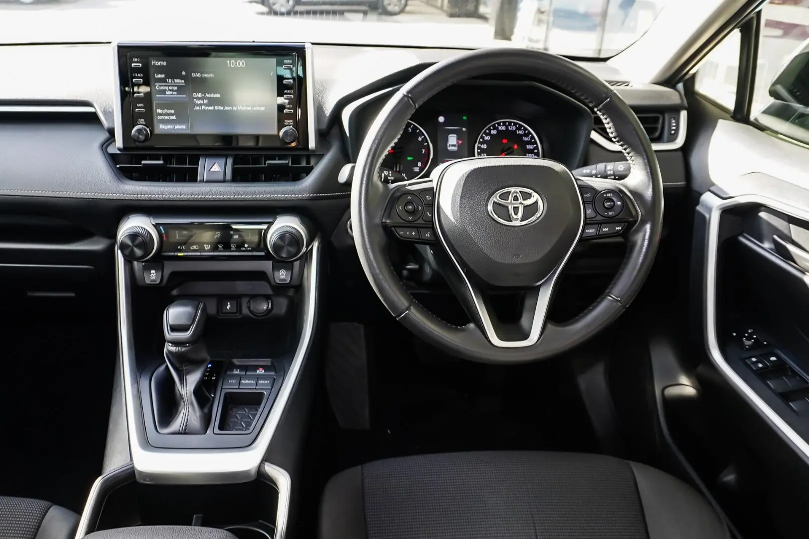 2022 Toyota RAV4 Gallery Image 8