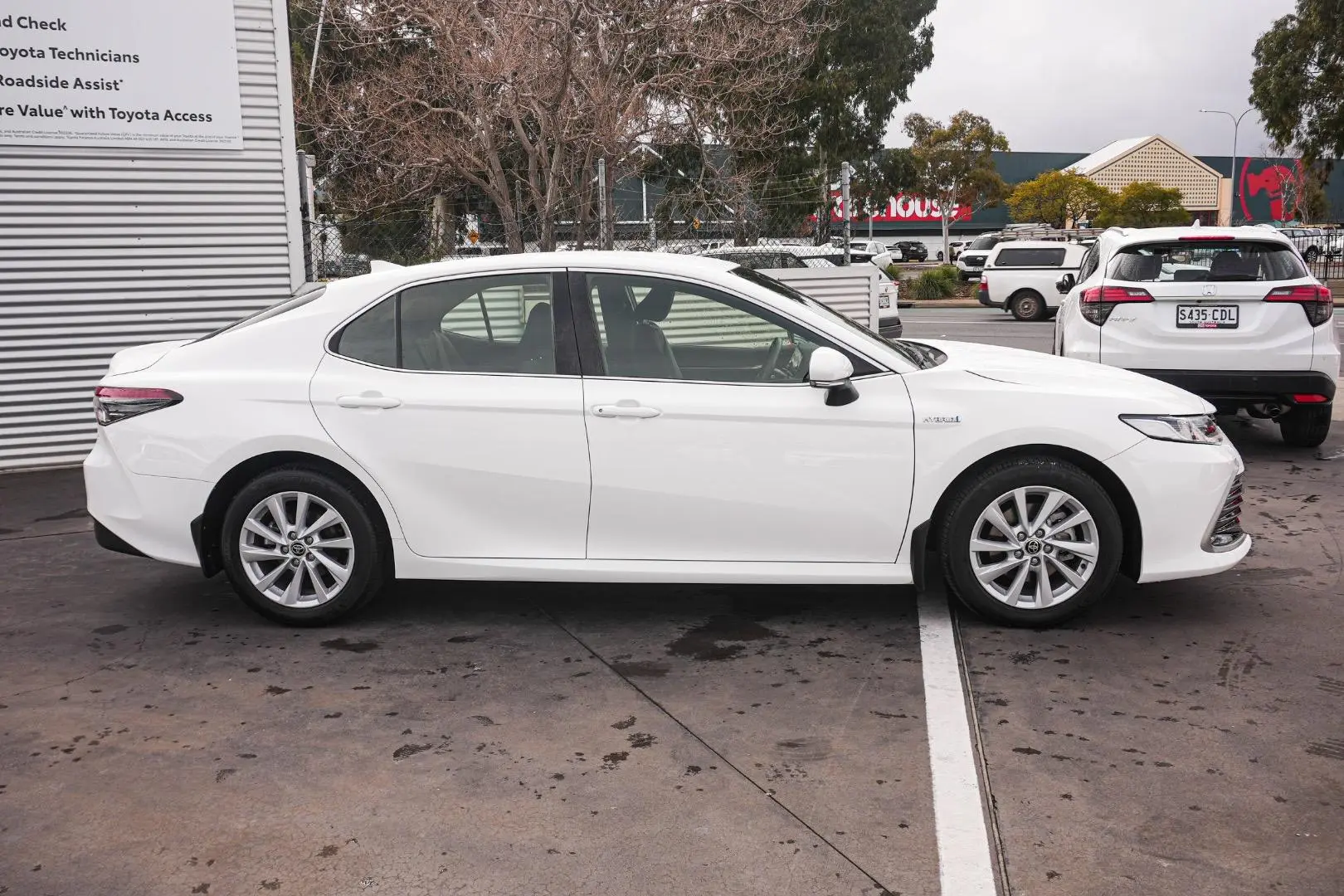 2023 Toyota Camry Gallery Image 4