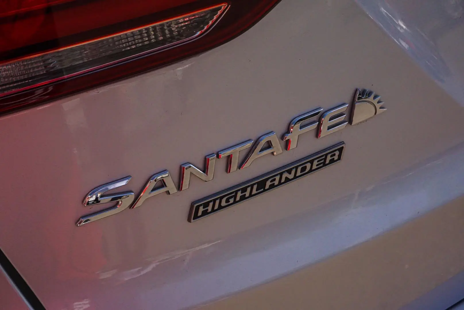 2016 Hyundai Santa Fe Gallery Image 15