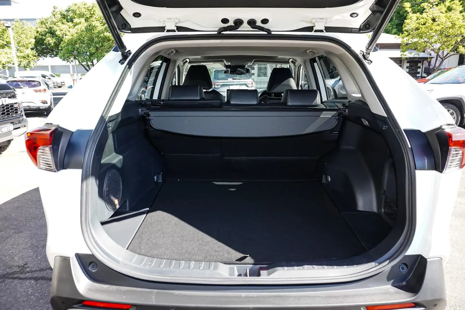 2019 Toyota RAV4 Gallery Image 9