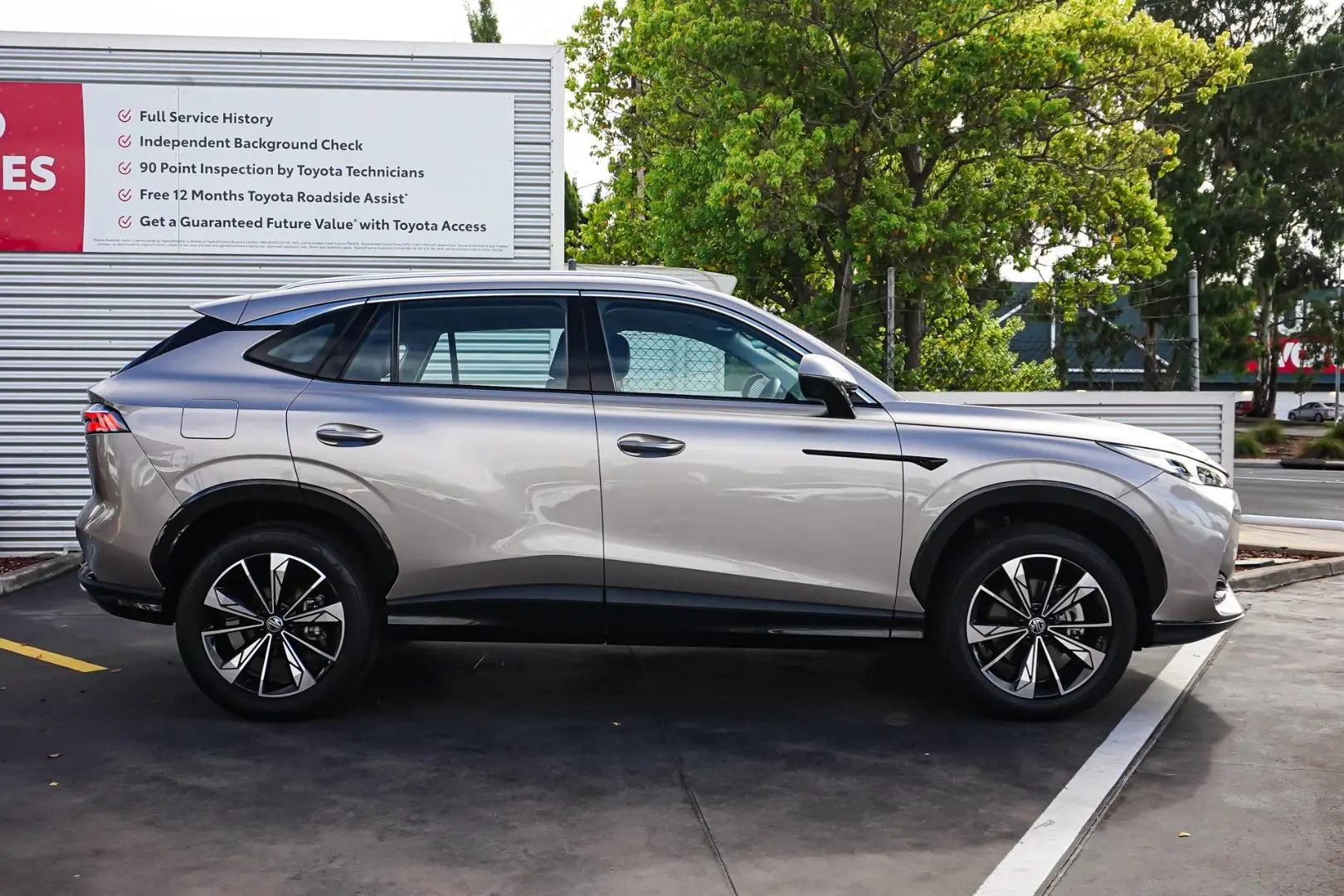 2024 MG HS Gallery Image 4