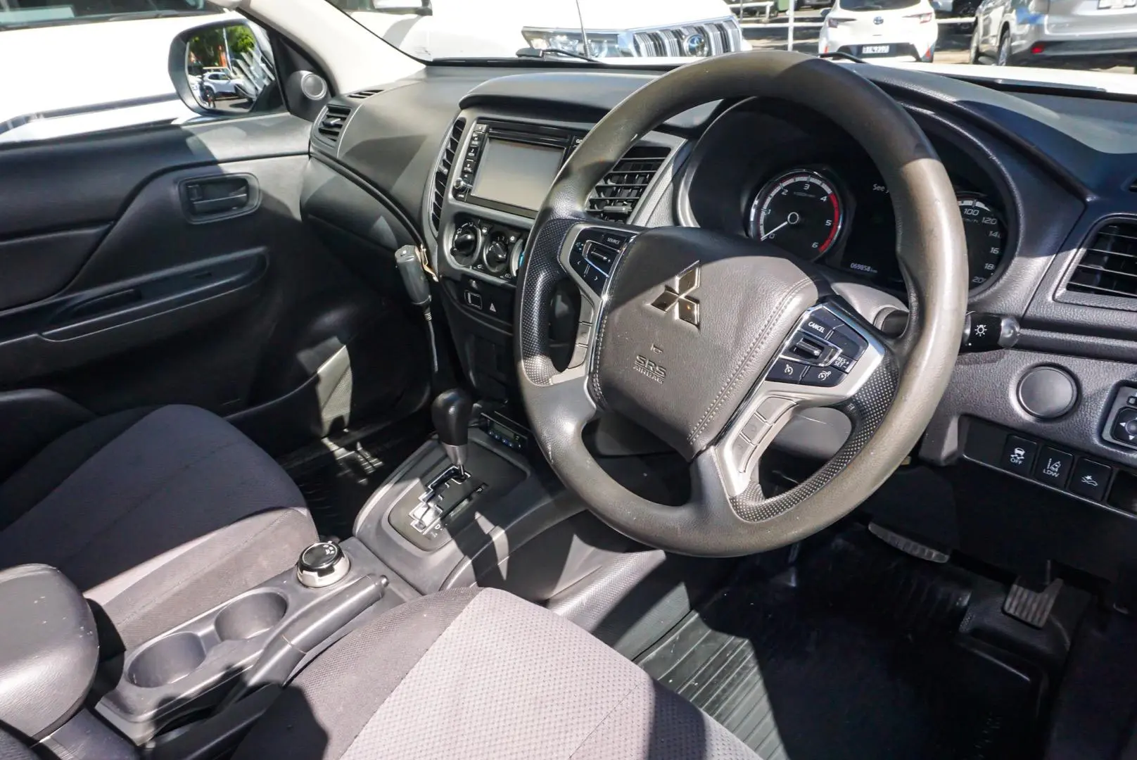 2020 Mitsubishi Triton Gallery Image 7