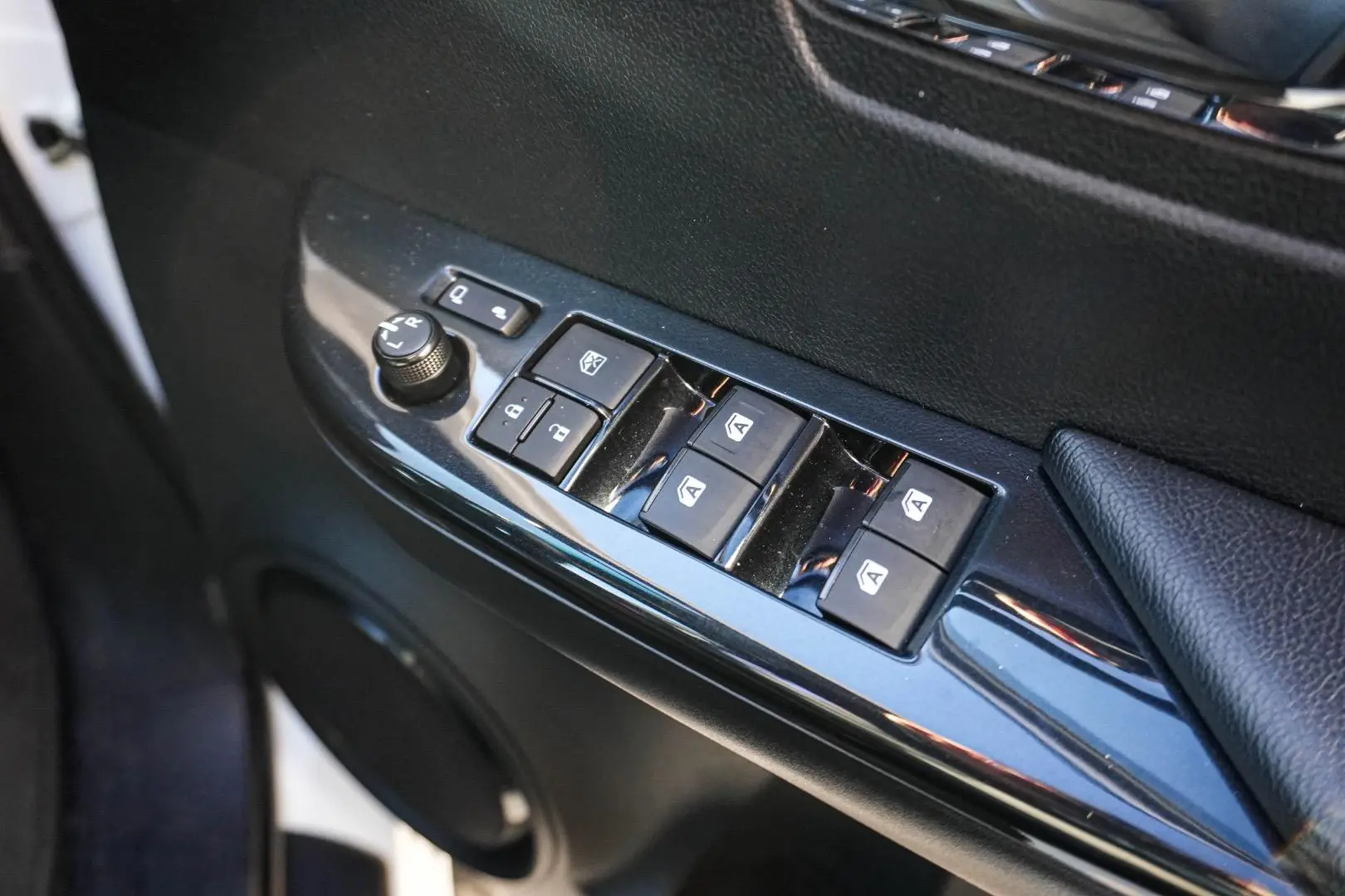 2024 Toyota Hilux Gallery Image 18
