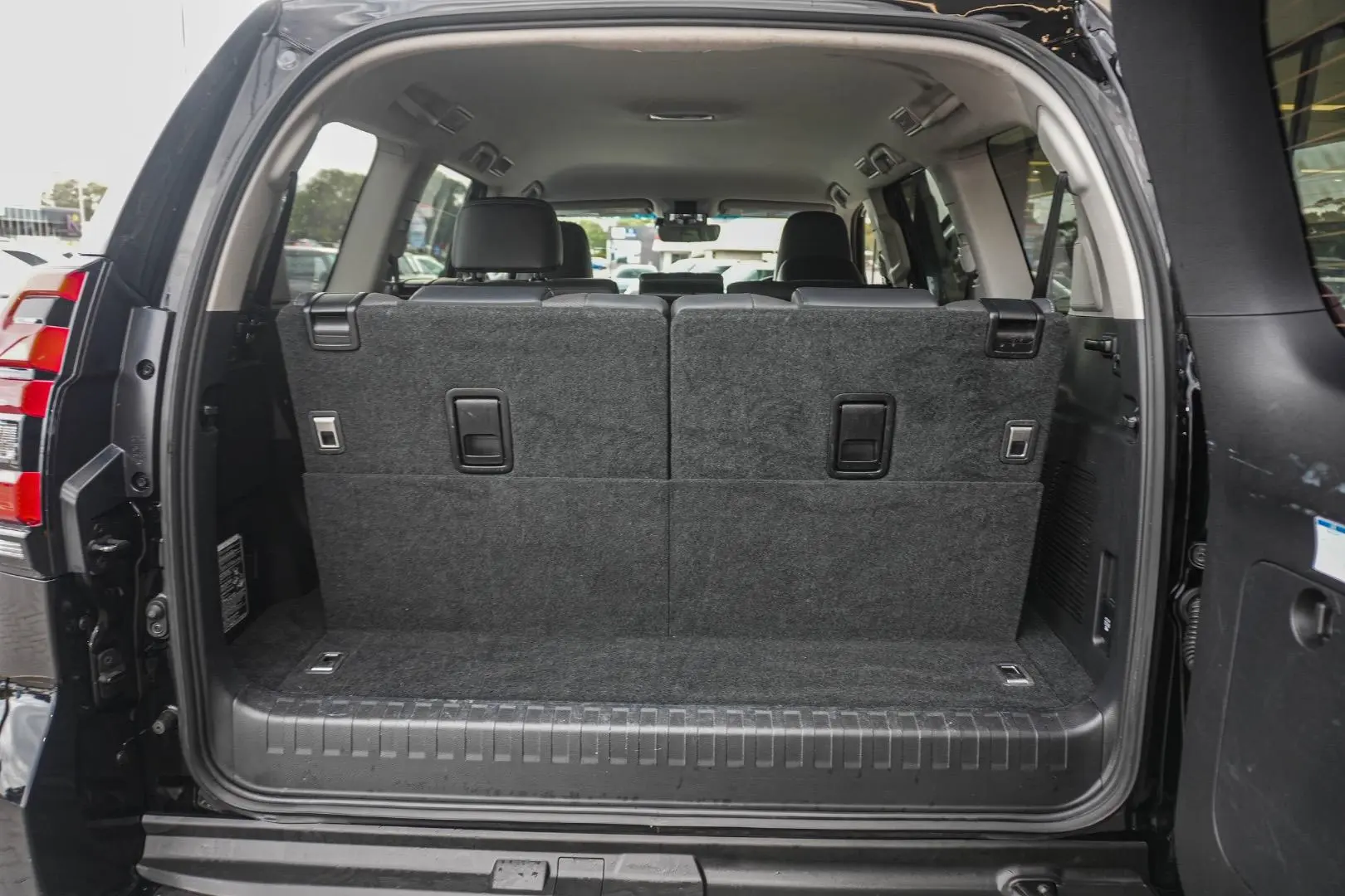 2021 Toyota Landcruiser Prado Gallery Image 11