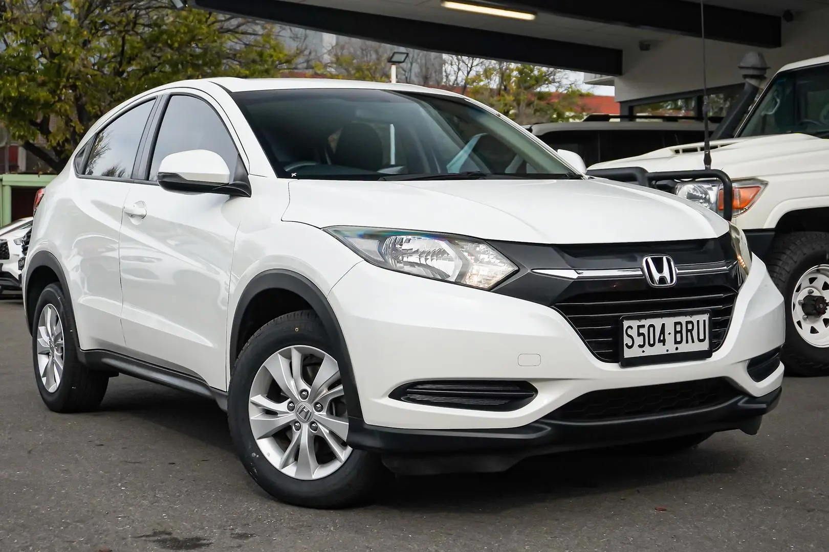 2017 Honda HR-V Gallery Image 2