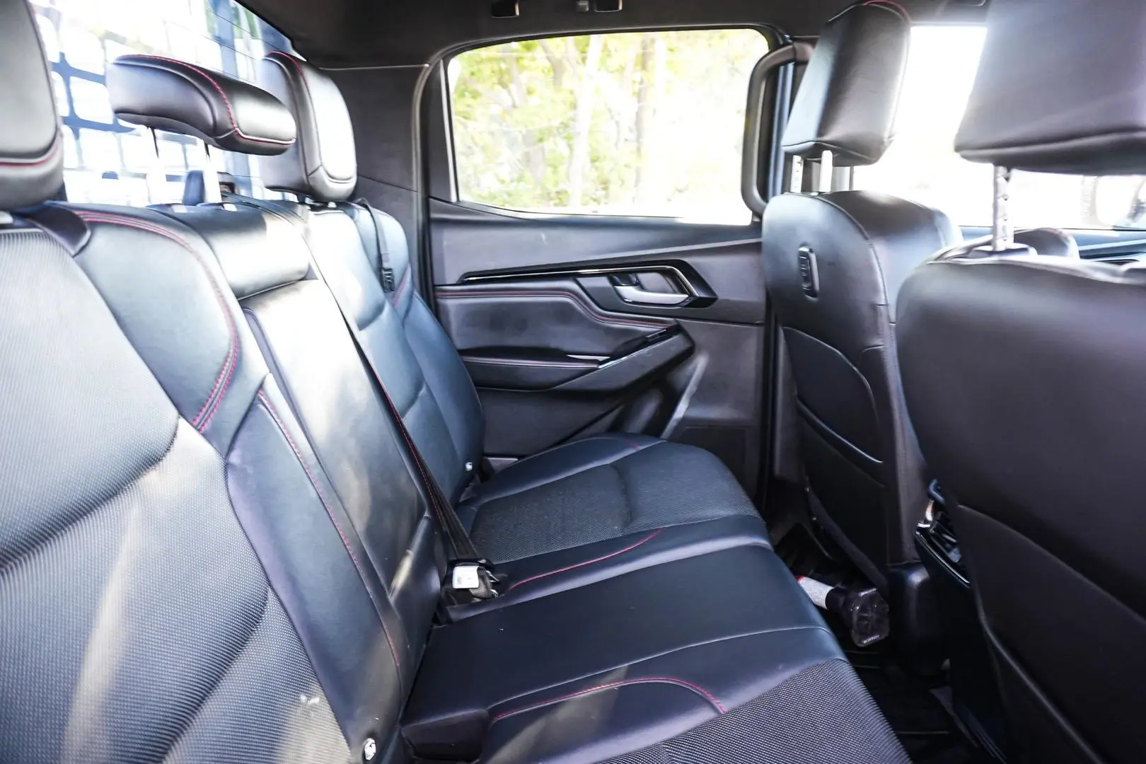 2022 Isuzu D-MAX Gallery Image 9