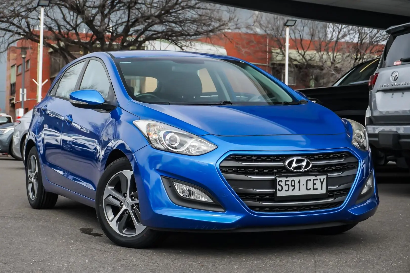 2016 Hyundai i30 Gallery Image 2