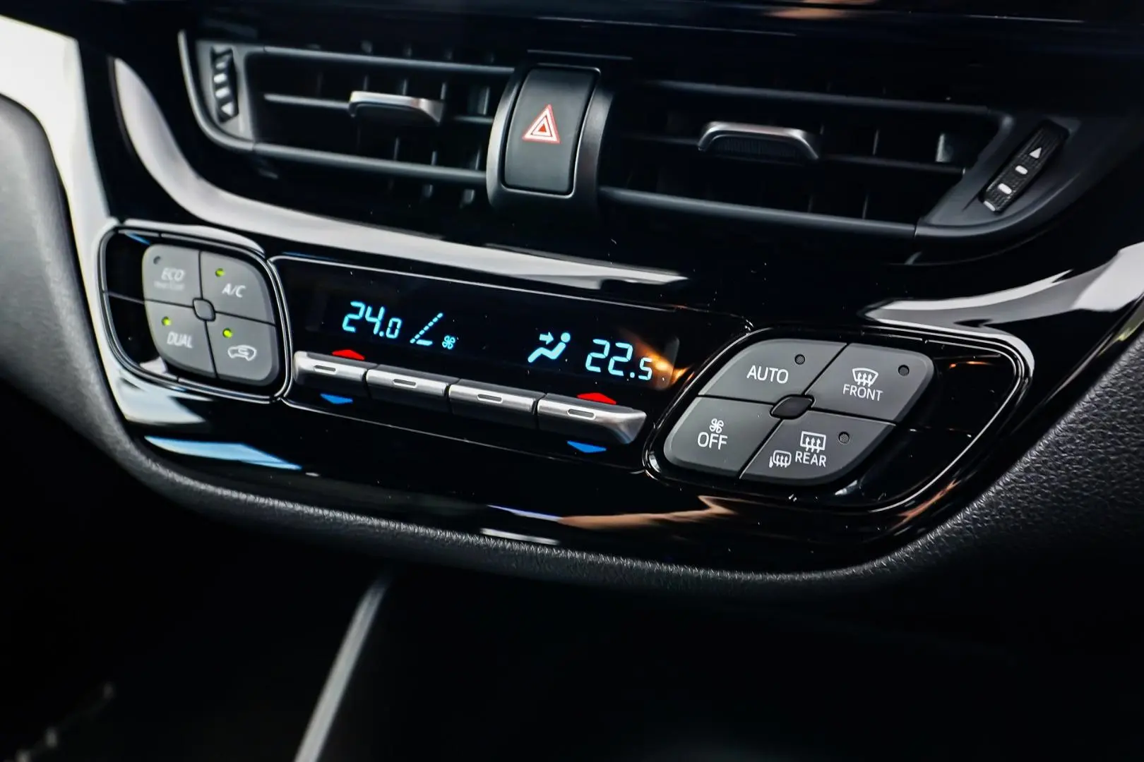 2021 Toyota C-HR Gallery Image 24