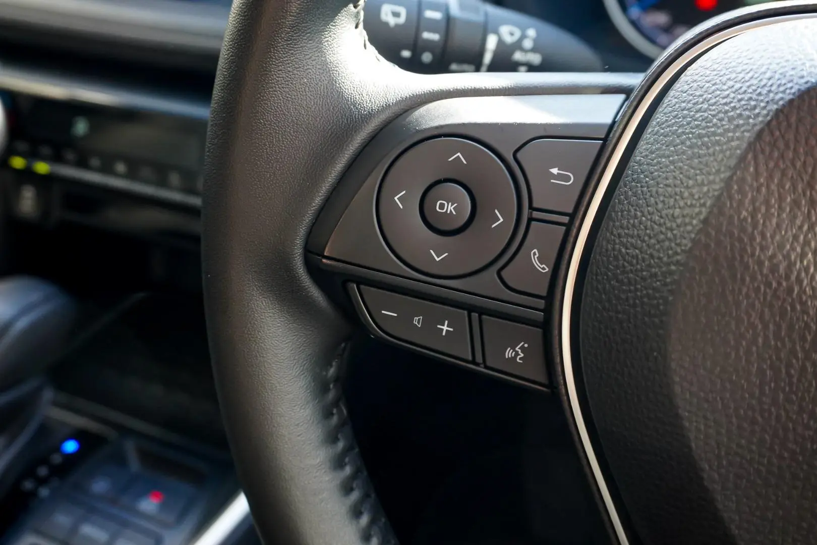 2025 Toyota RAV4 Gallery Image 18