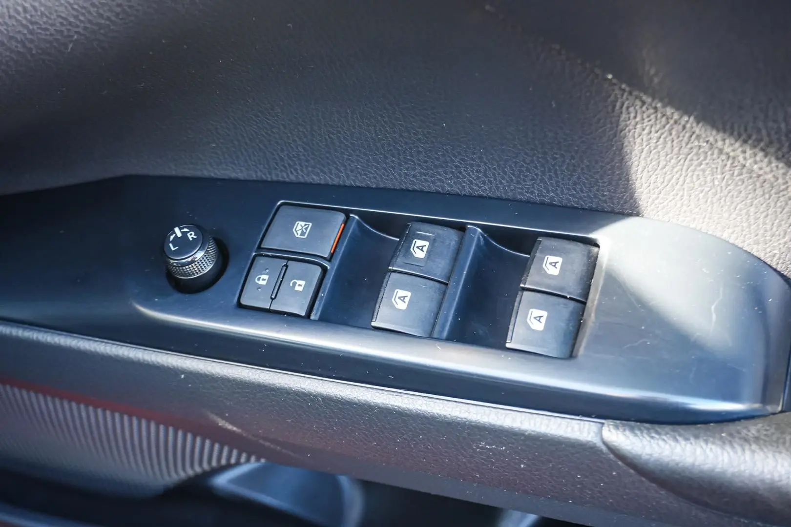 2018 Toyota Camry Gallery Image 16