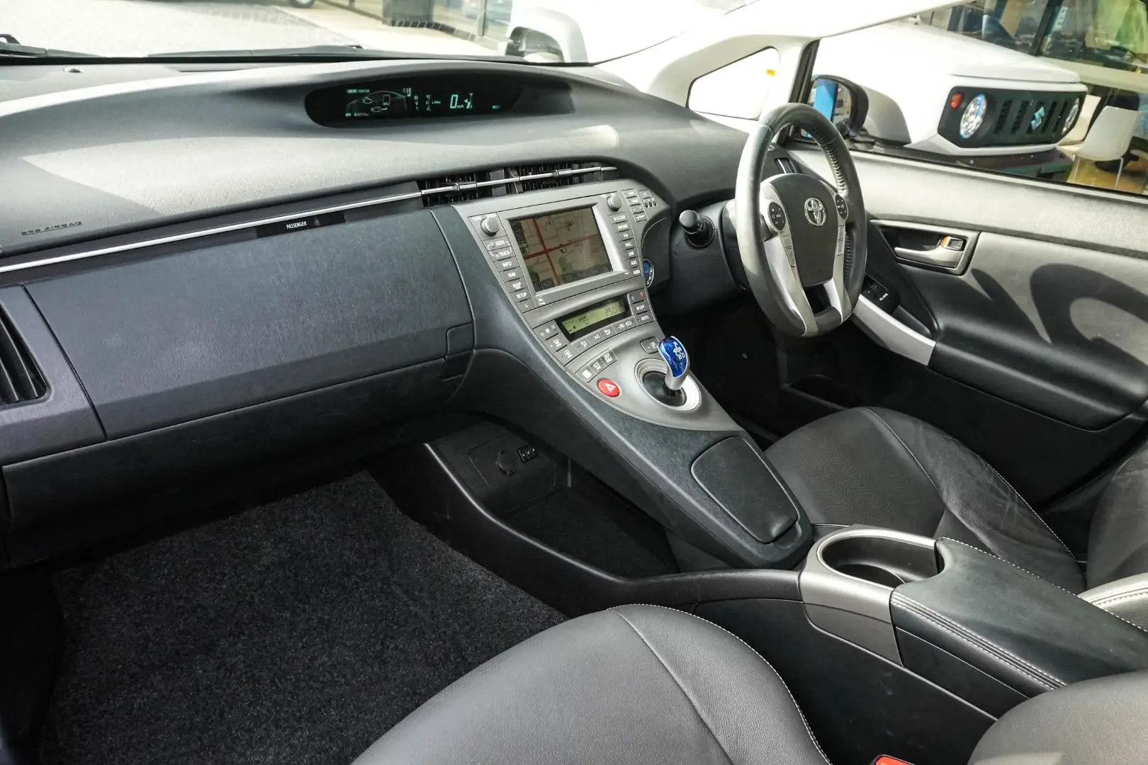 2014 Toyota Prius Gallery Image 10