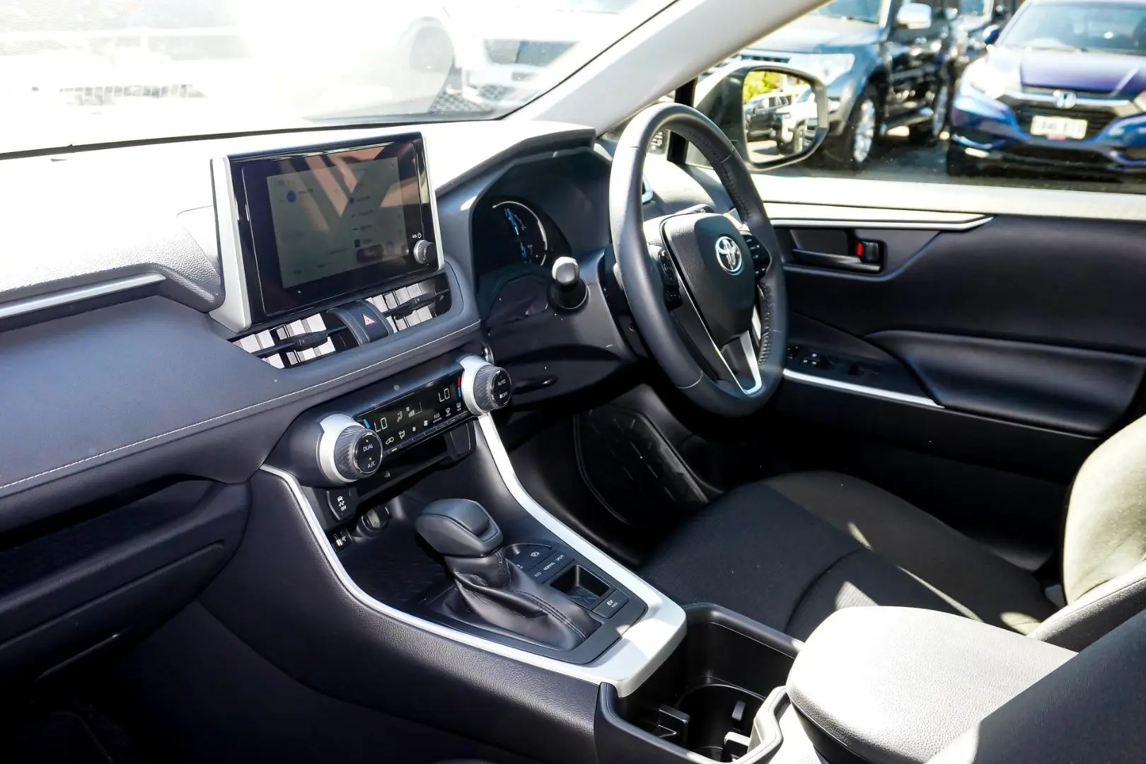 2024 Toyota RAV4 Gallery Image 11