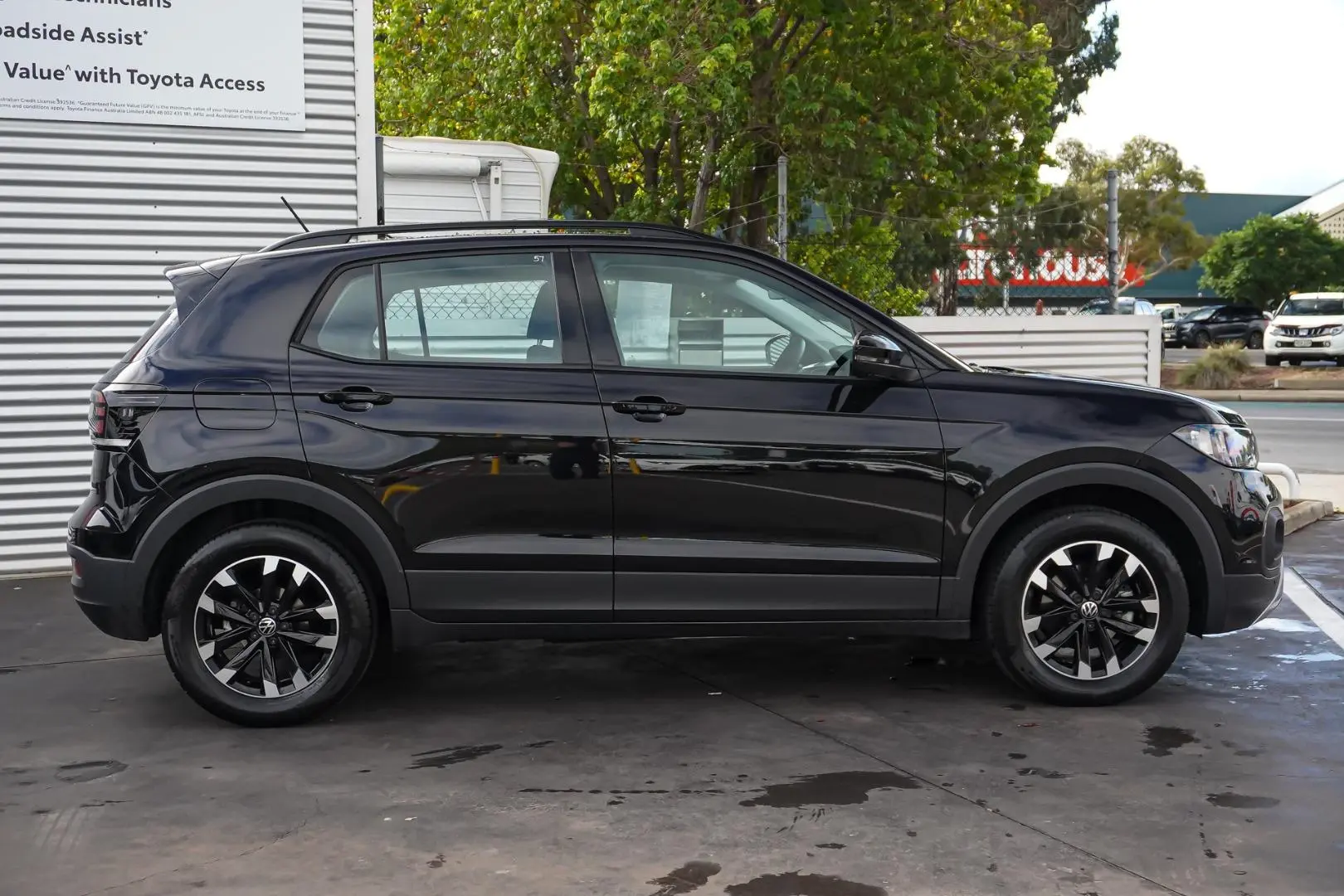 2023 Volkswagen T-Cross Gallery Image 4