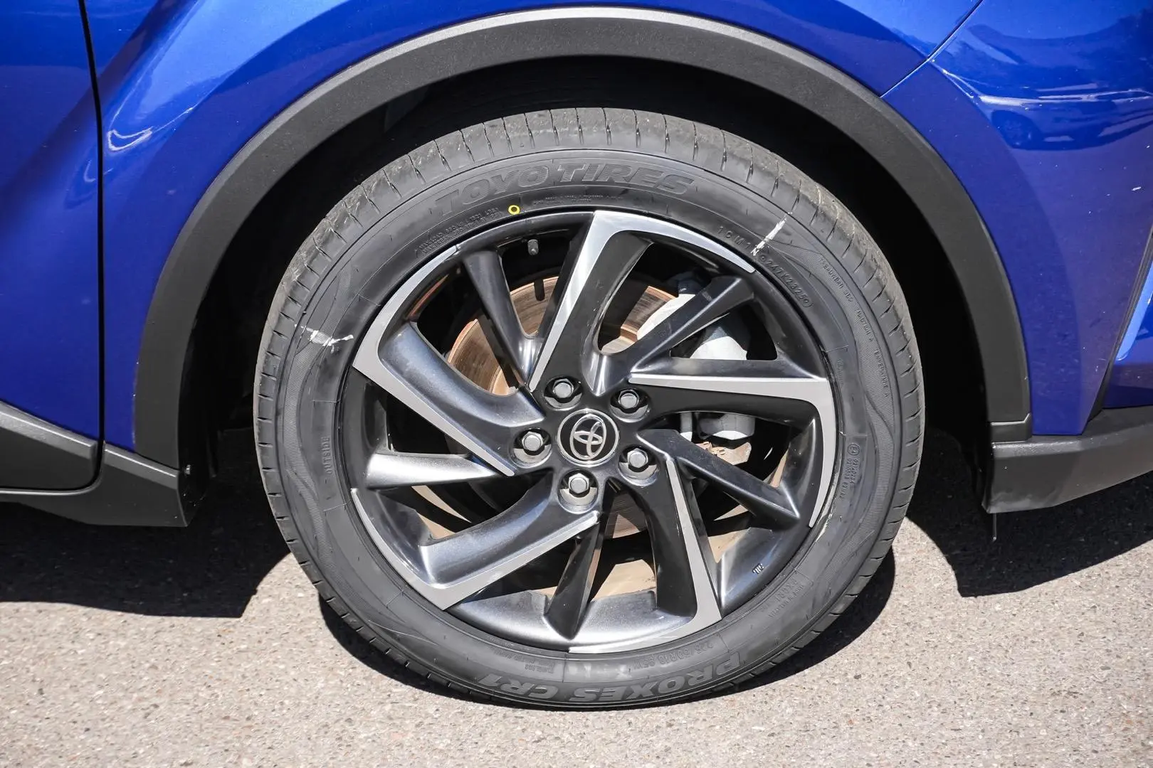 2023 Toyota C-HR Gallery Image 13