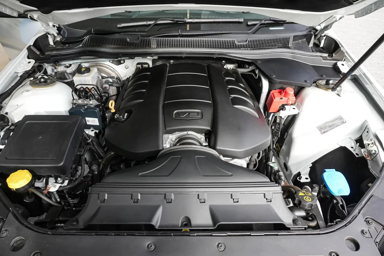 2017 Holden Commodore Gallery Image 12