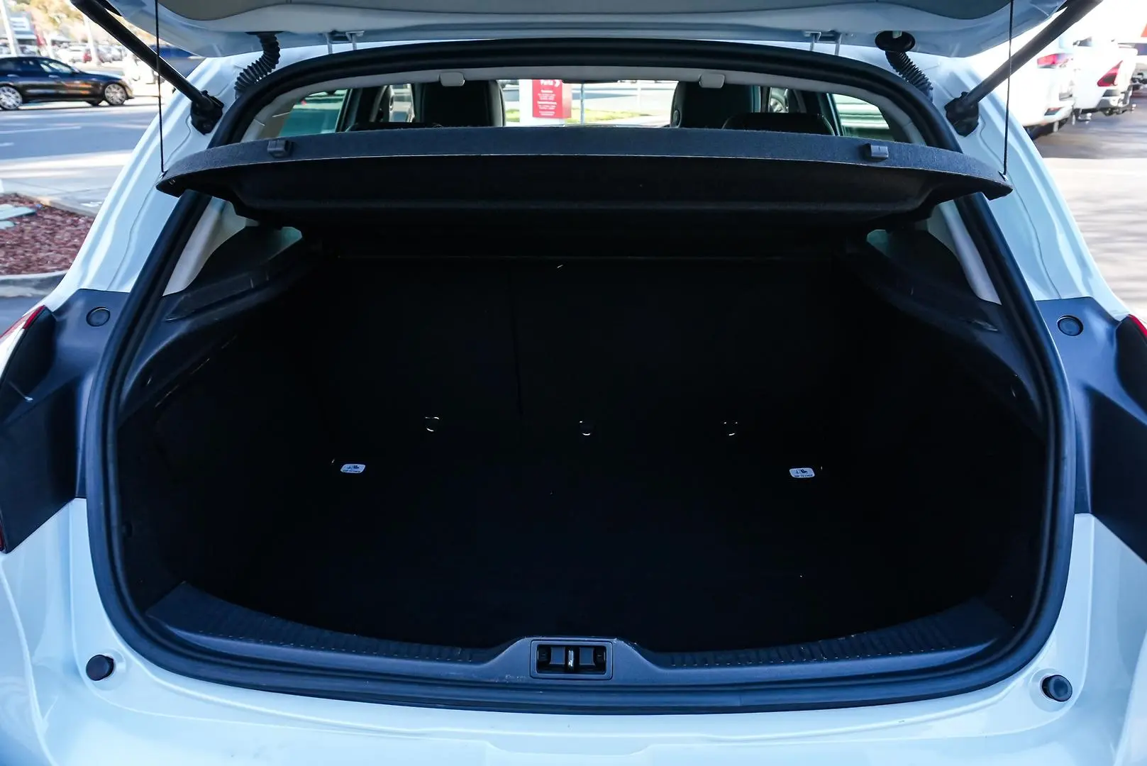 2015 Renault Megane Gallery Image 10