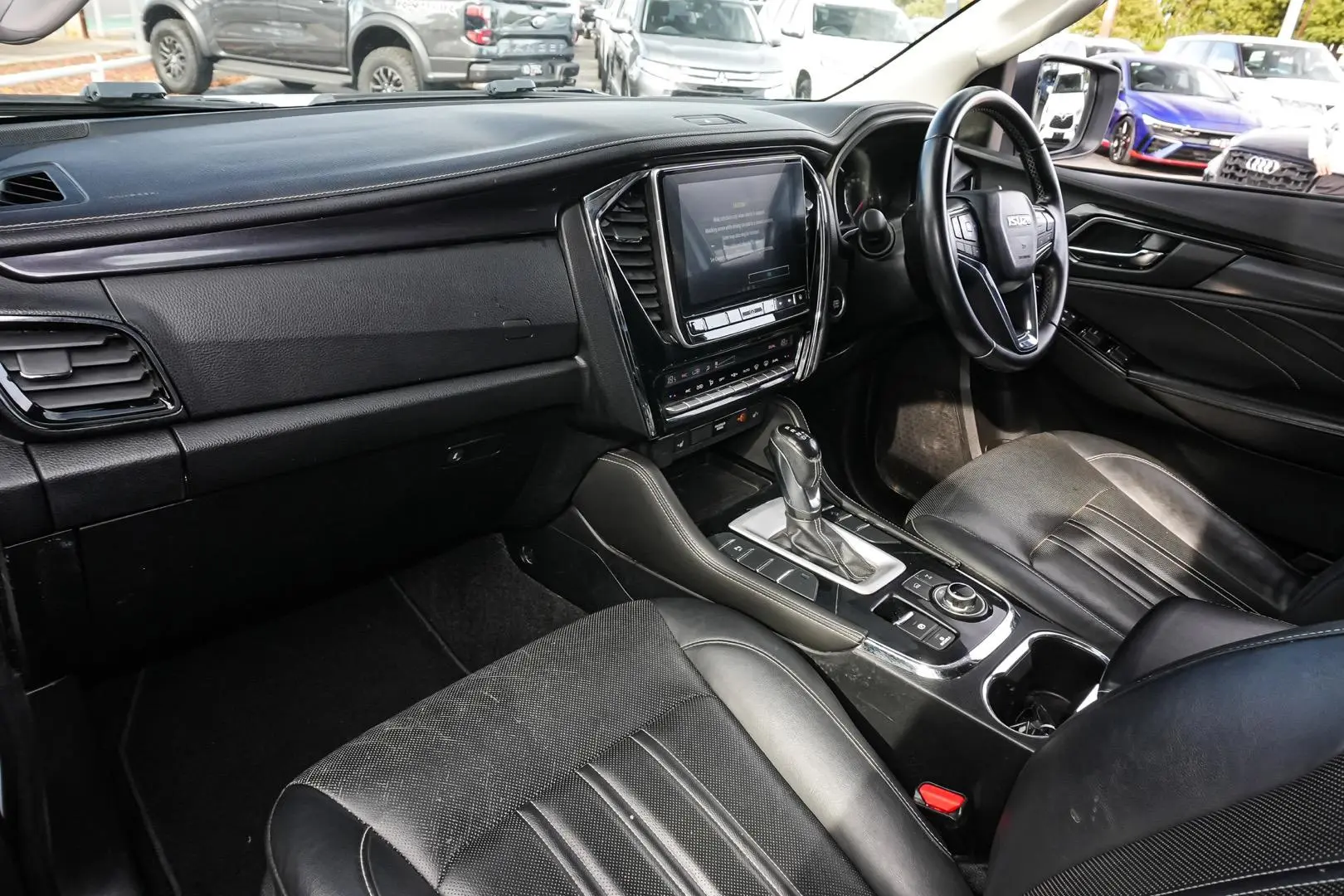 2023 Isuzu MU-X Gallery Image 10