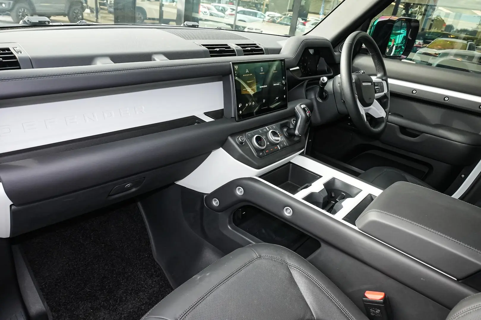 2025 Land Rover Defender Gallery Image 10