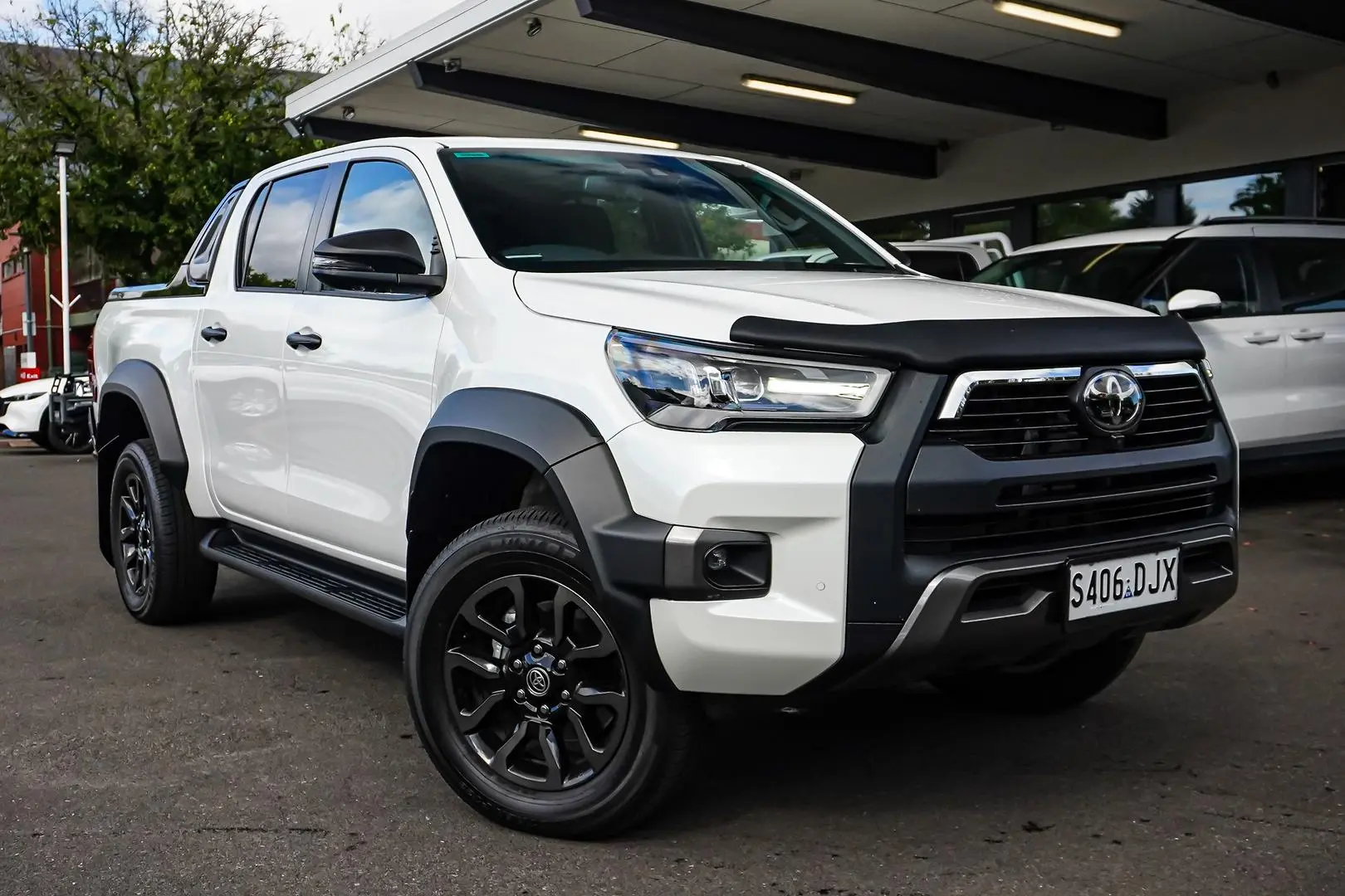 2025 Toyota Hilux Gallery Image 2
