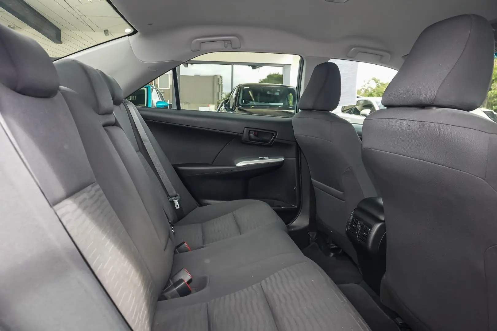 2015 Toyota Camry Gallery Image 7