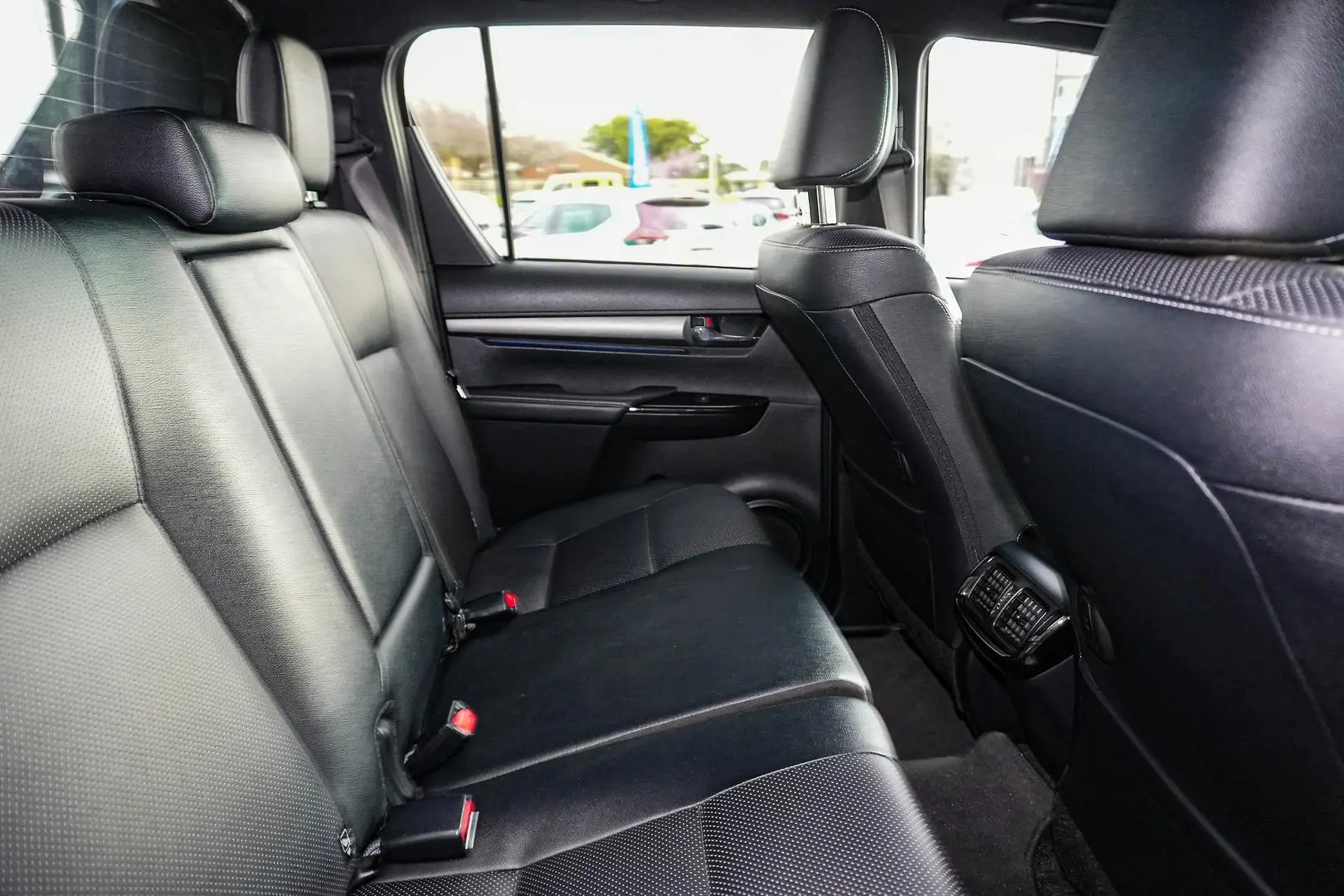 2021 Toyota Hilux Gallery Image 9