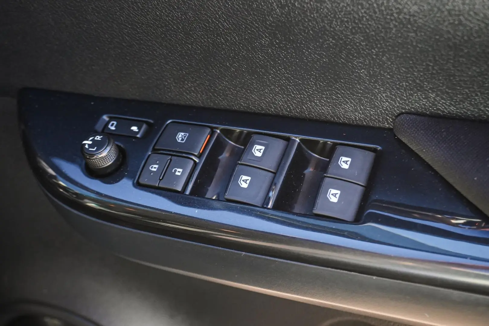 2024 Toyota Hilux Gallery Image 19