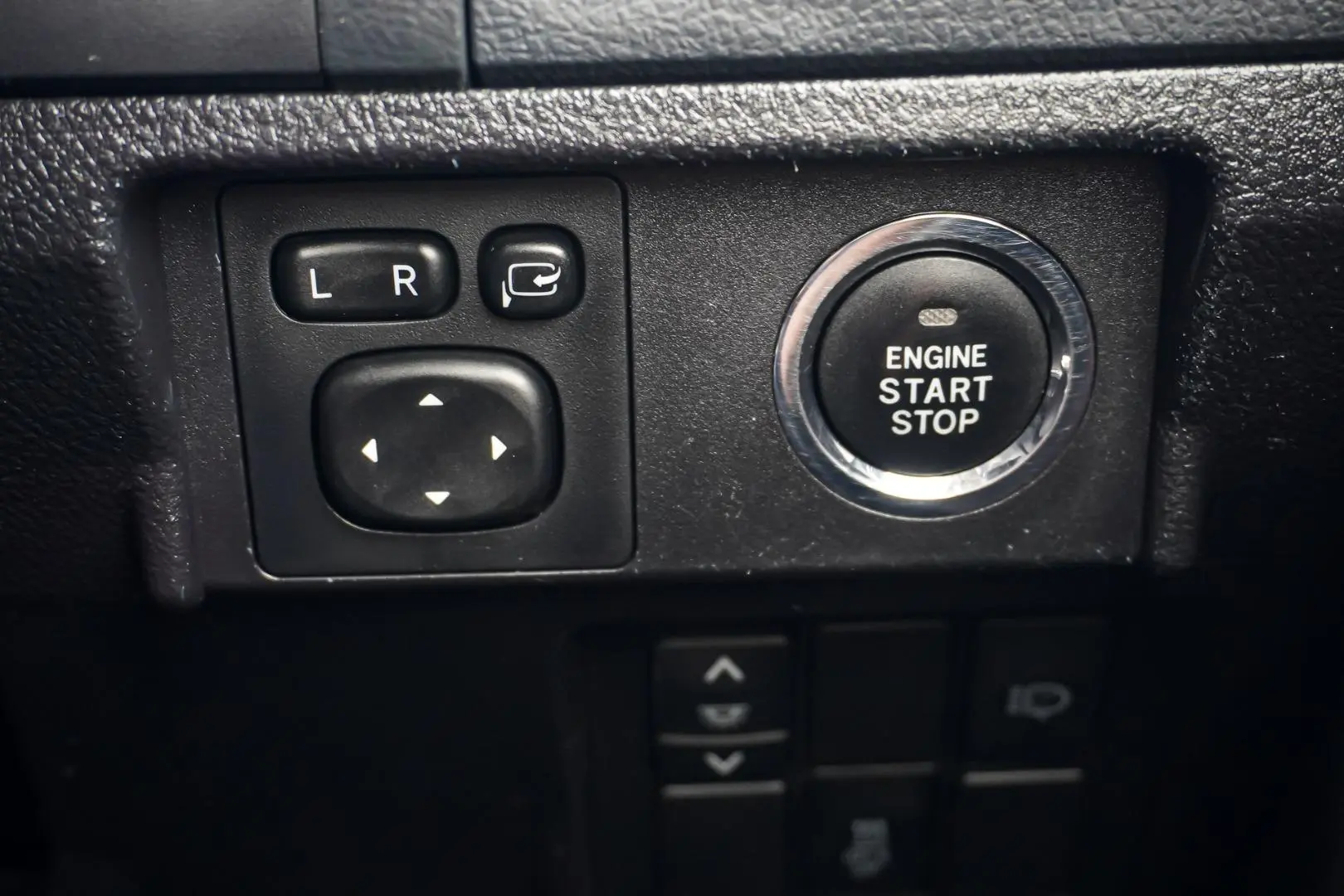 2015 Toyota Landcruiser Prado Gallery Image 22