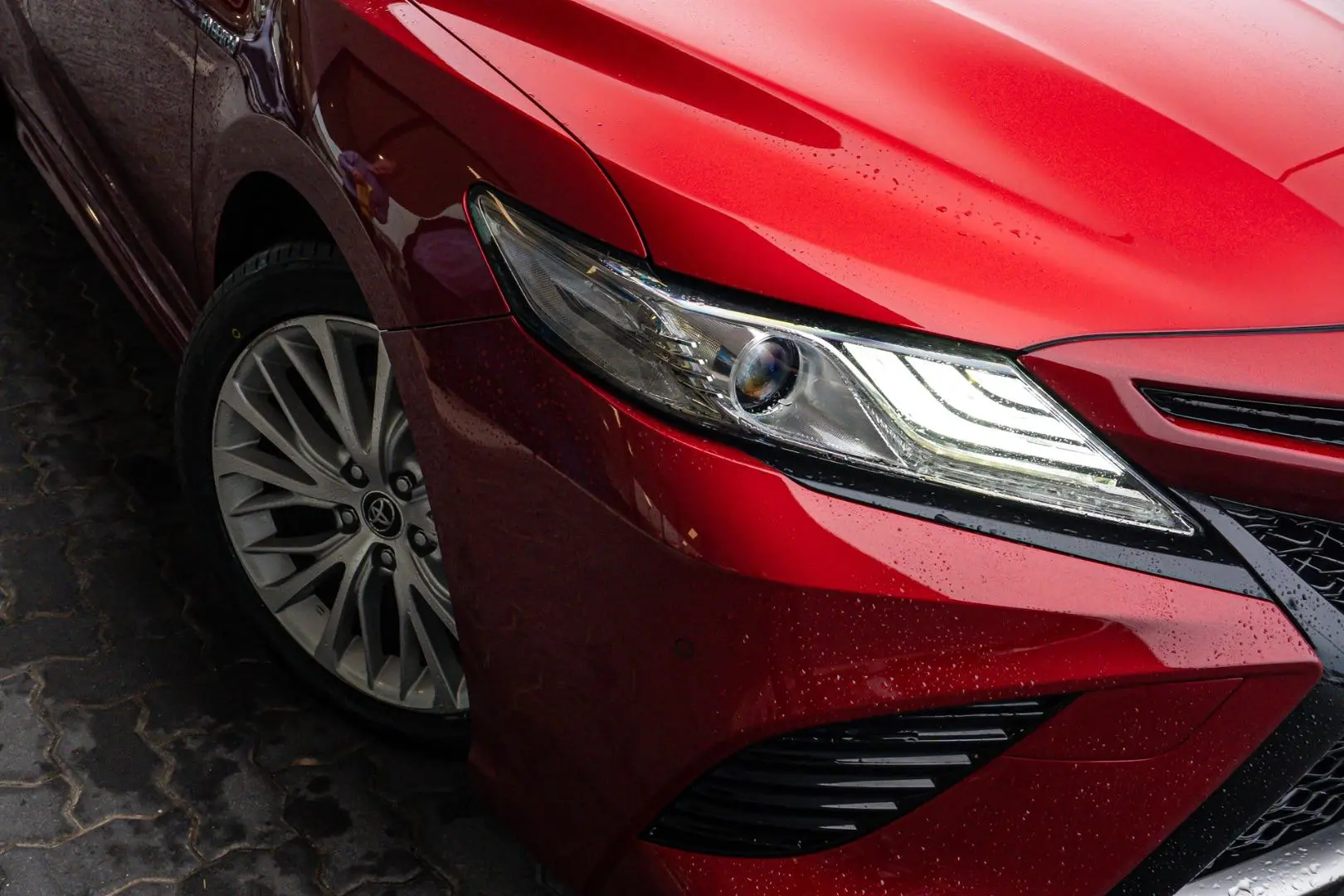 2018 Toyota Camry Gallery Image 12