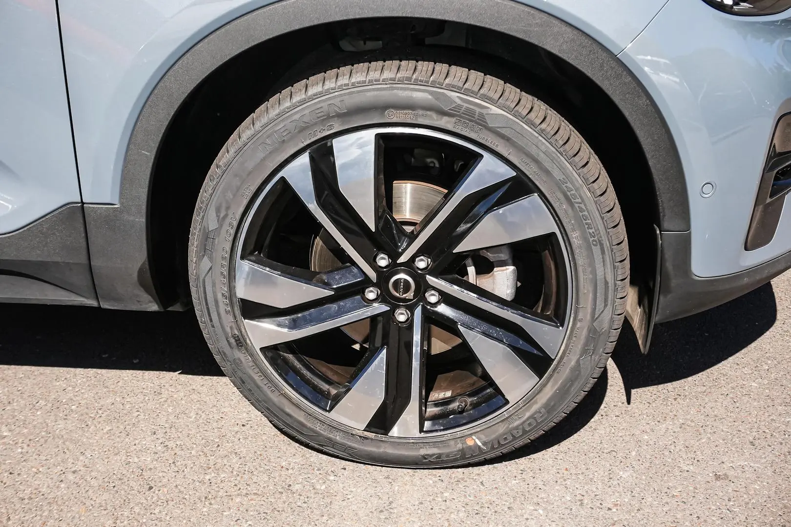 2023 Volvo XC40 Gallery Image 10